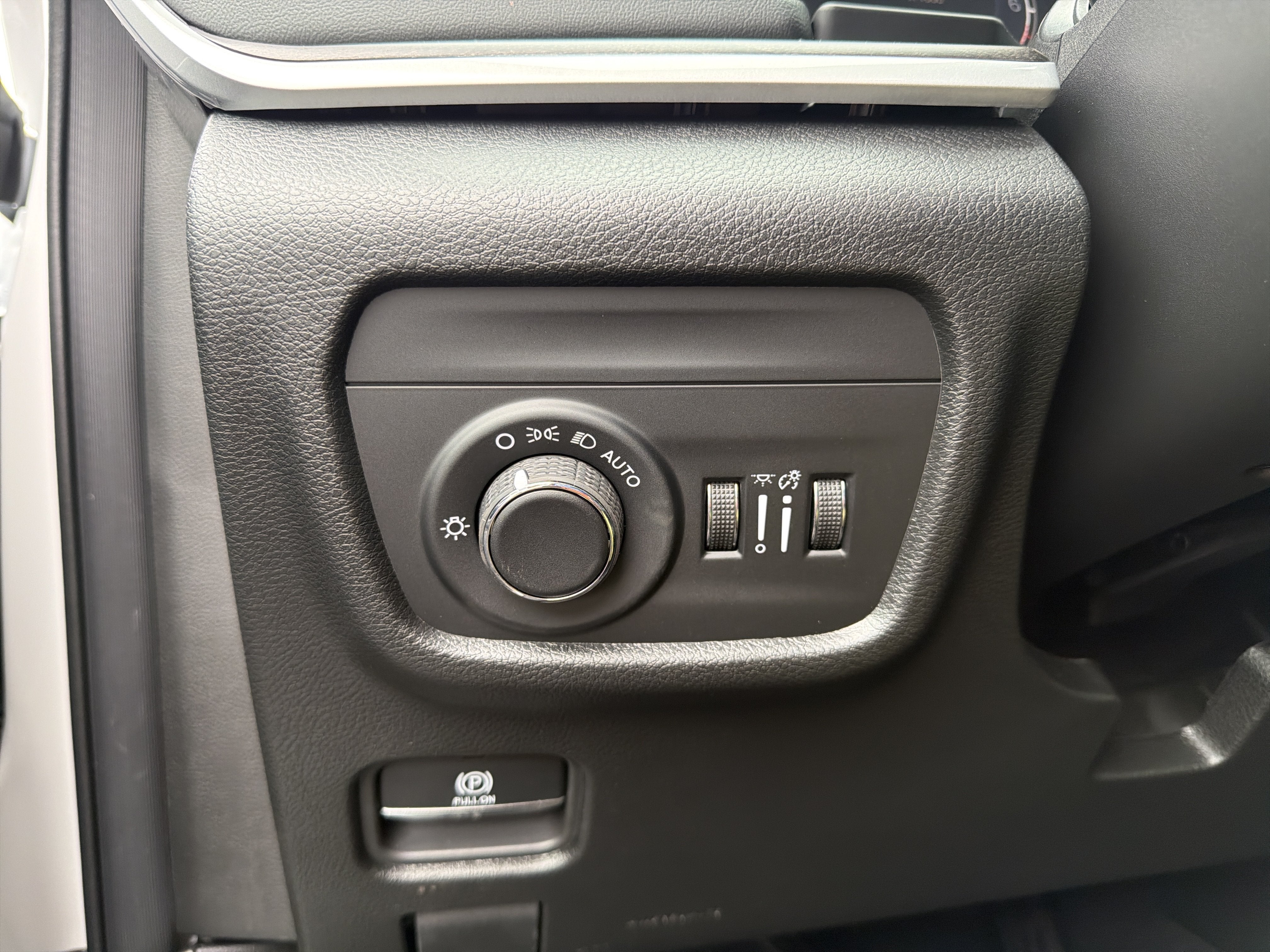 2027 Jeep Grand Cherokee Laredo Altitude