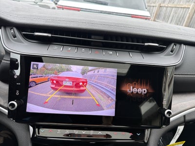 2027 Jeep Grand Cherokee Laredo Altitude