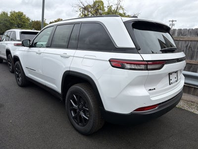 2027 Jeep Grand Cherokee Laredo Altitude