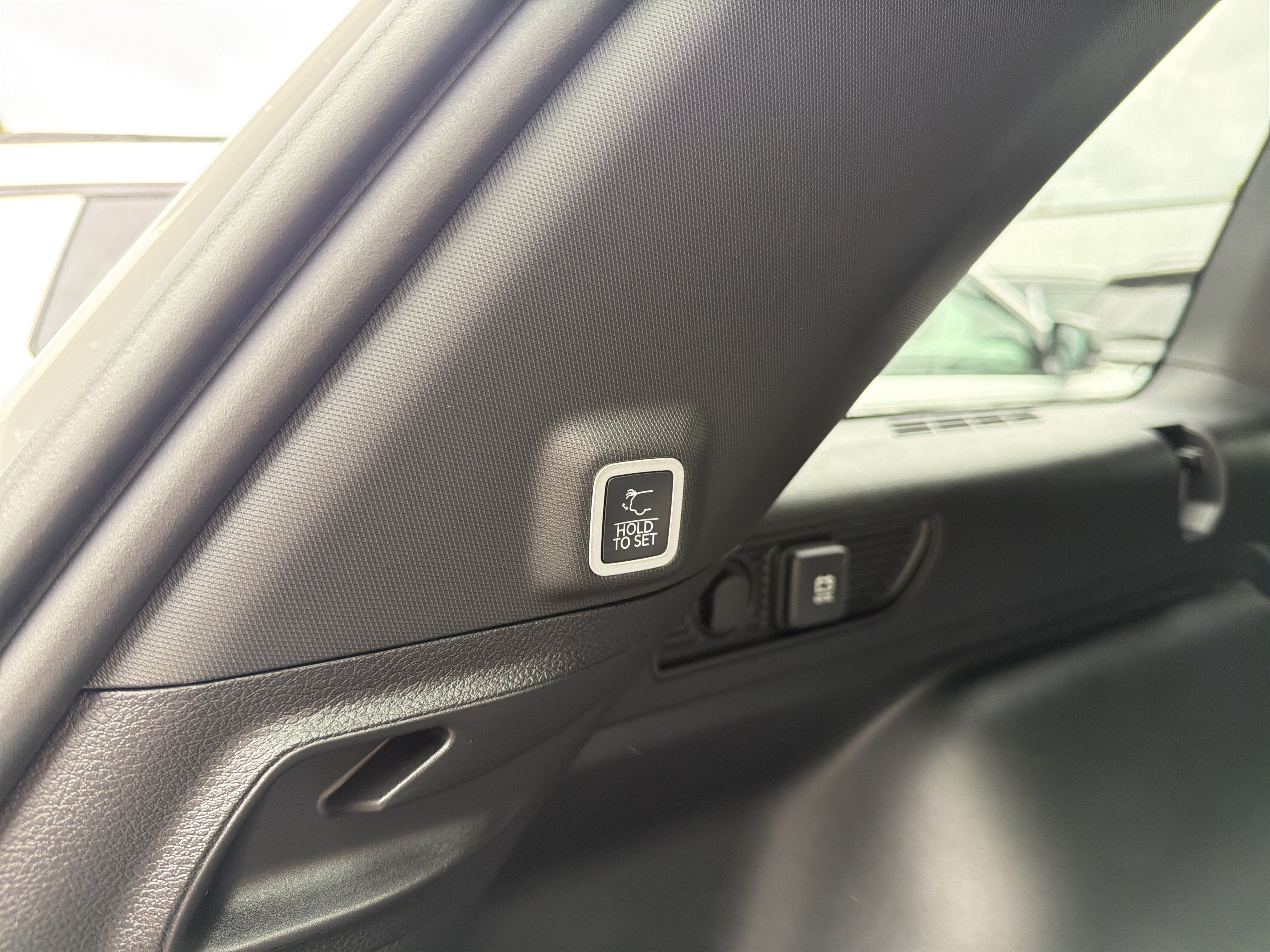 2027 Jeep Grand Cherokee Laredo Altitude