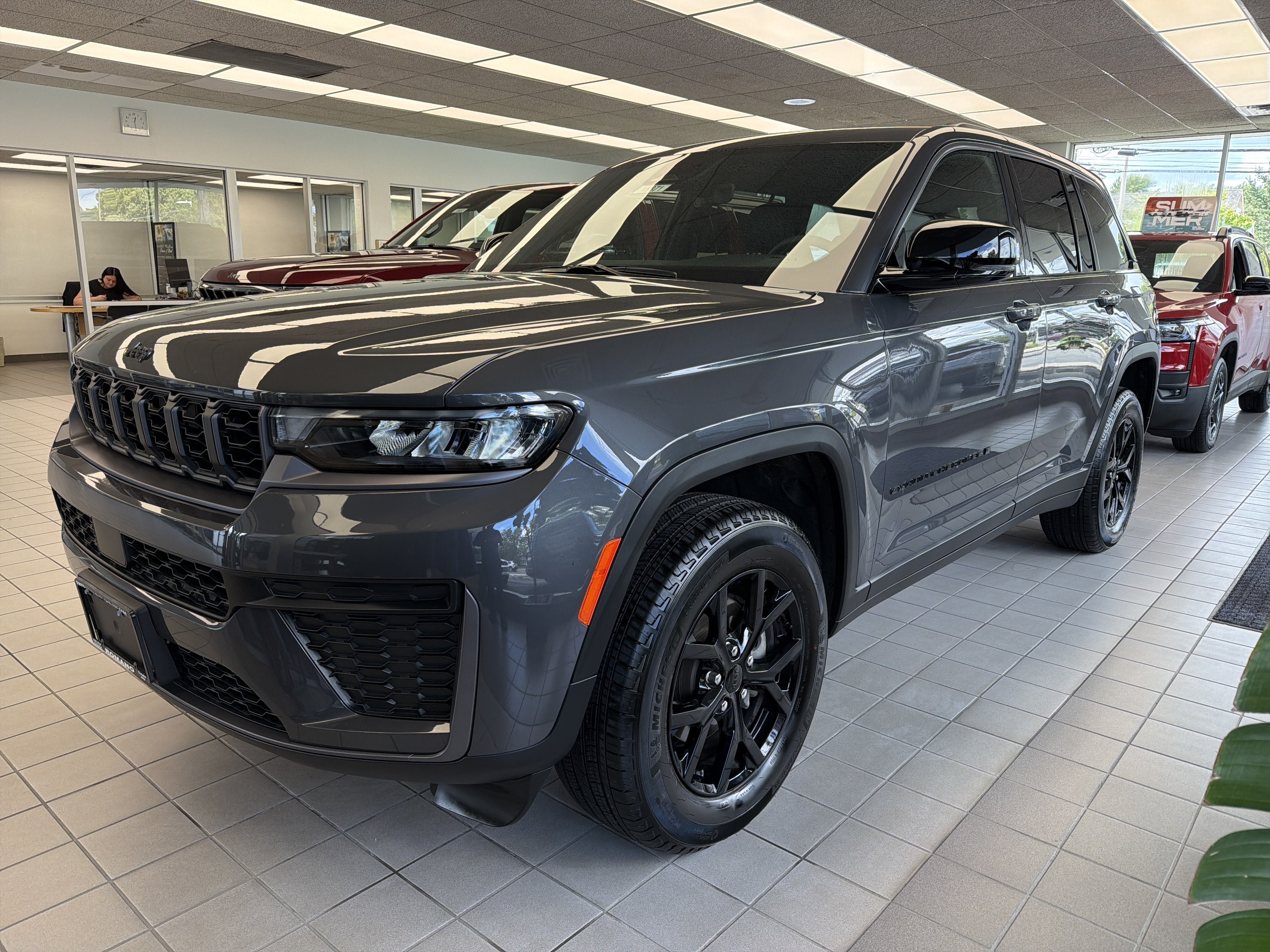2026 Jeep Grand Cherokee Laredo Altitude
