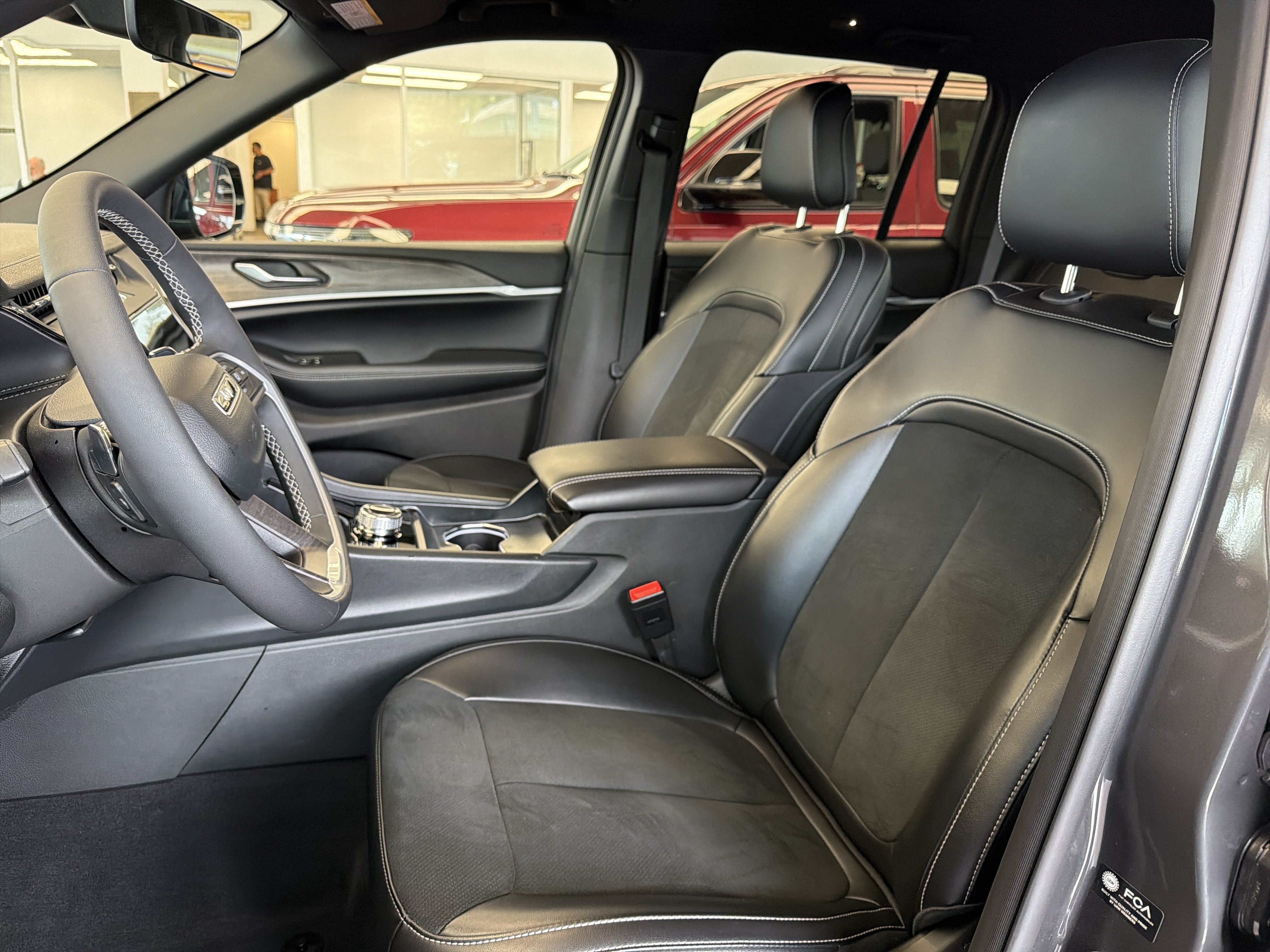 2026 Jeep Grand Cherokee Laredo Altitude