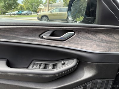 2026 Jeep Grand Cherokee Laredo Altitude