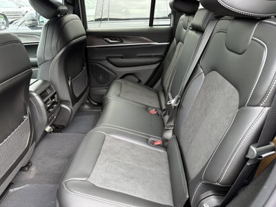 2026 Jeep Grand Cherokee Laredo Altitude