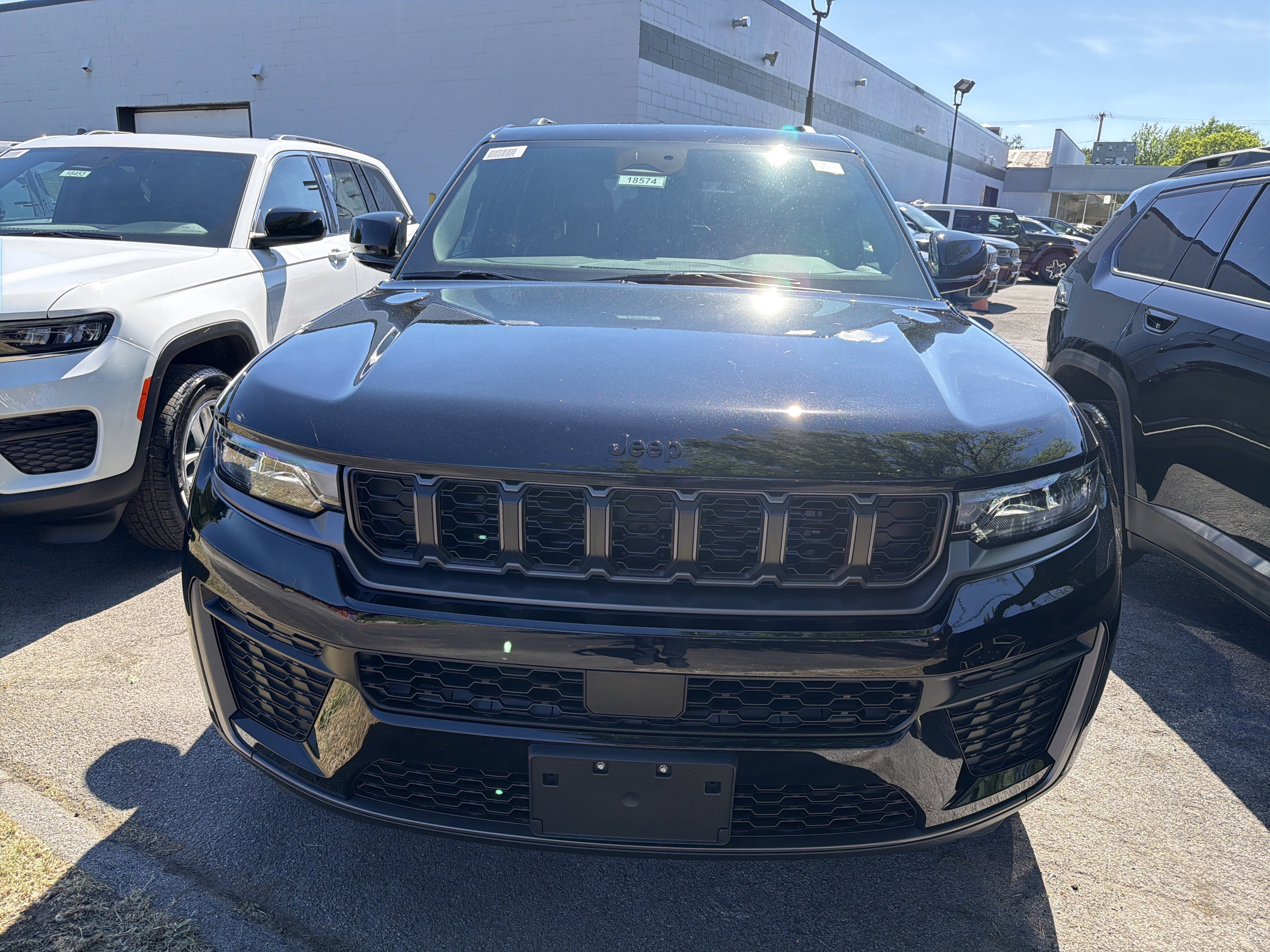 2026 Jeep Grand Cherokee Laredo Altitude