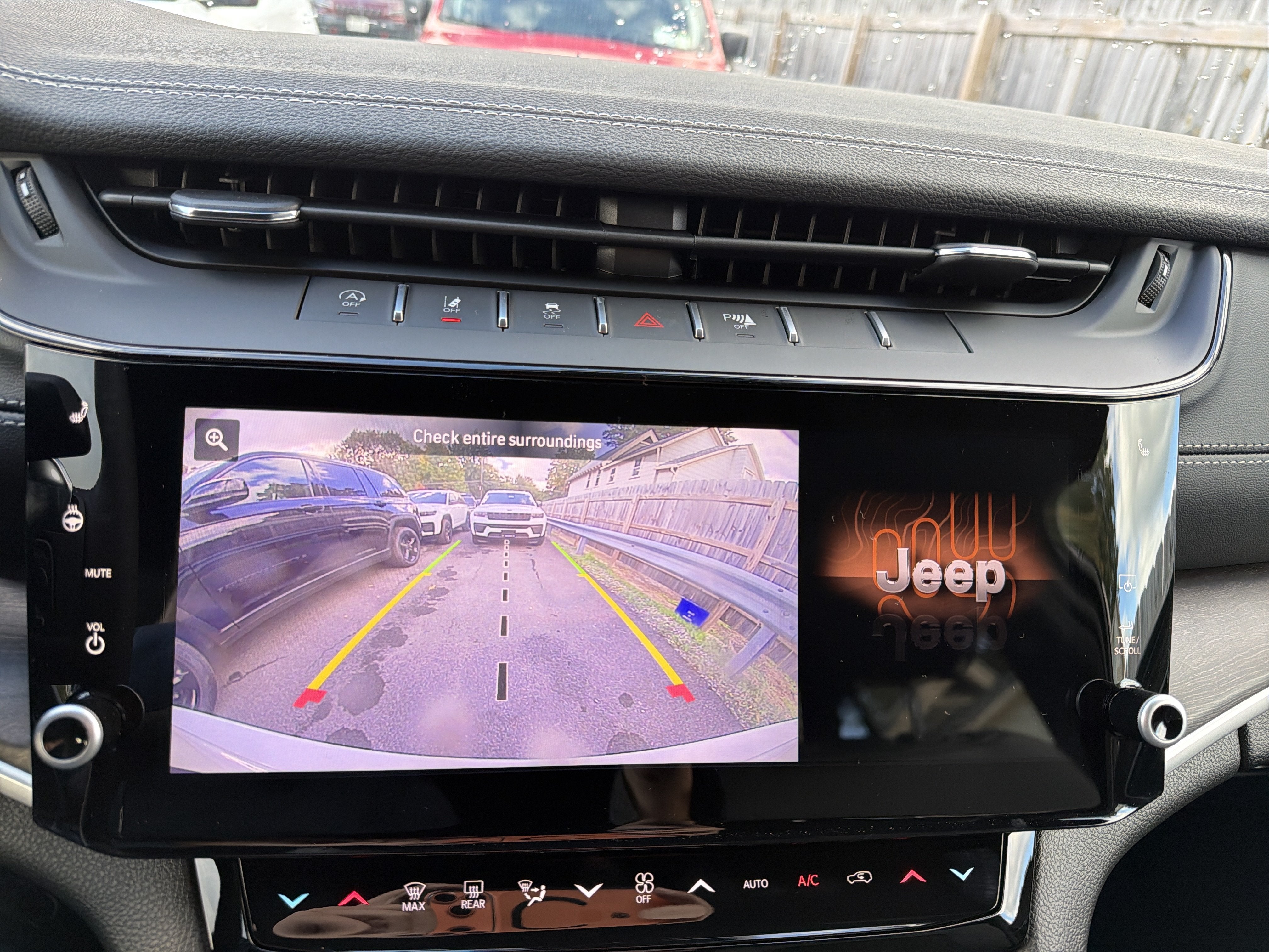 2027 Jeep Grand Cherokee Laredo Altitude