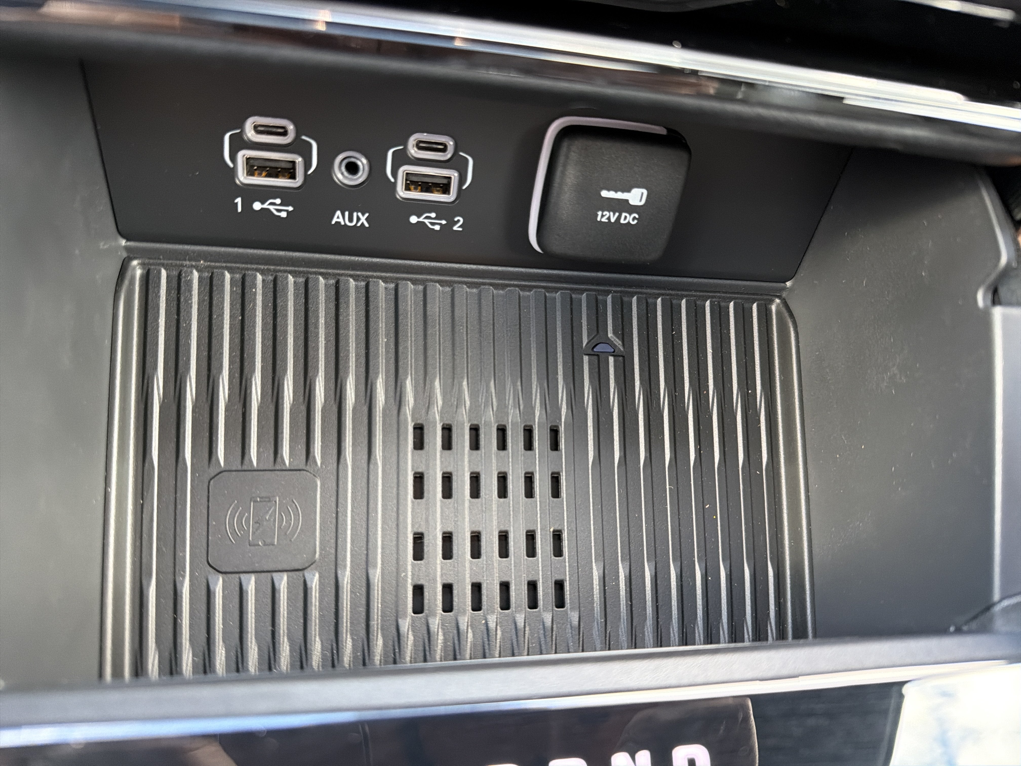 2027 Jeep Grand Cherokee Laredo Altitude
