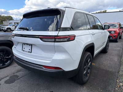 2027 Jeep Grand Cherokee Laredo Altitude