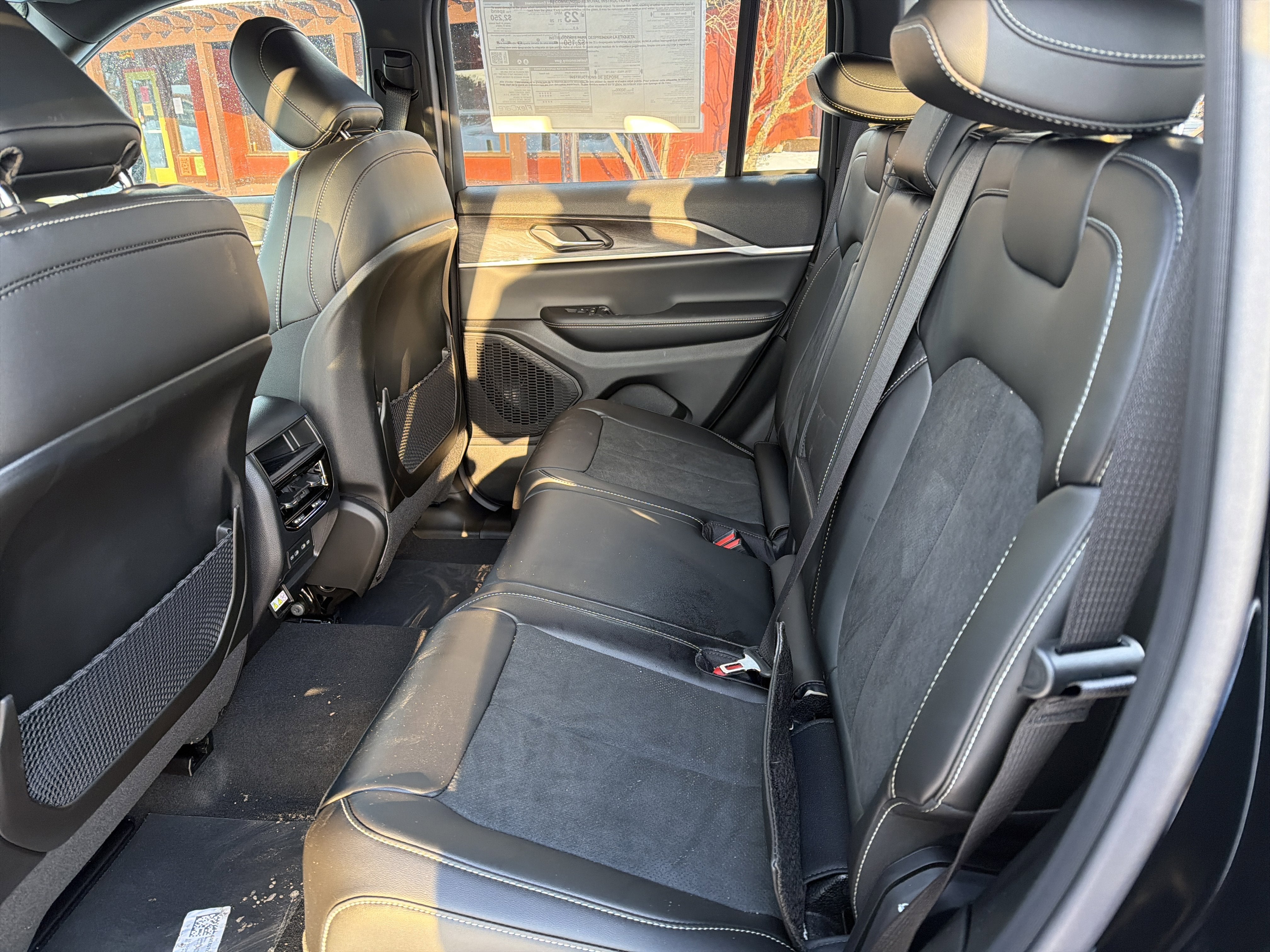 2026 Jeep Grand Cherokee Laredo Altitude