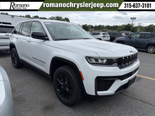 2026 Jeep Grand Cherokee Laredo Altitude