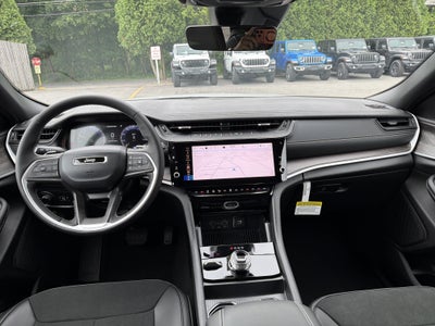 2026 Jeep Grand Cherokee Laredo Altitude