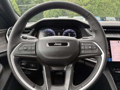 2026 Jeep Grand Cherokee Laredo Altitude