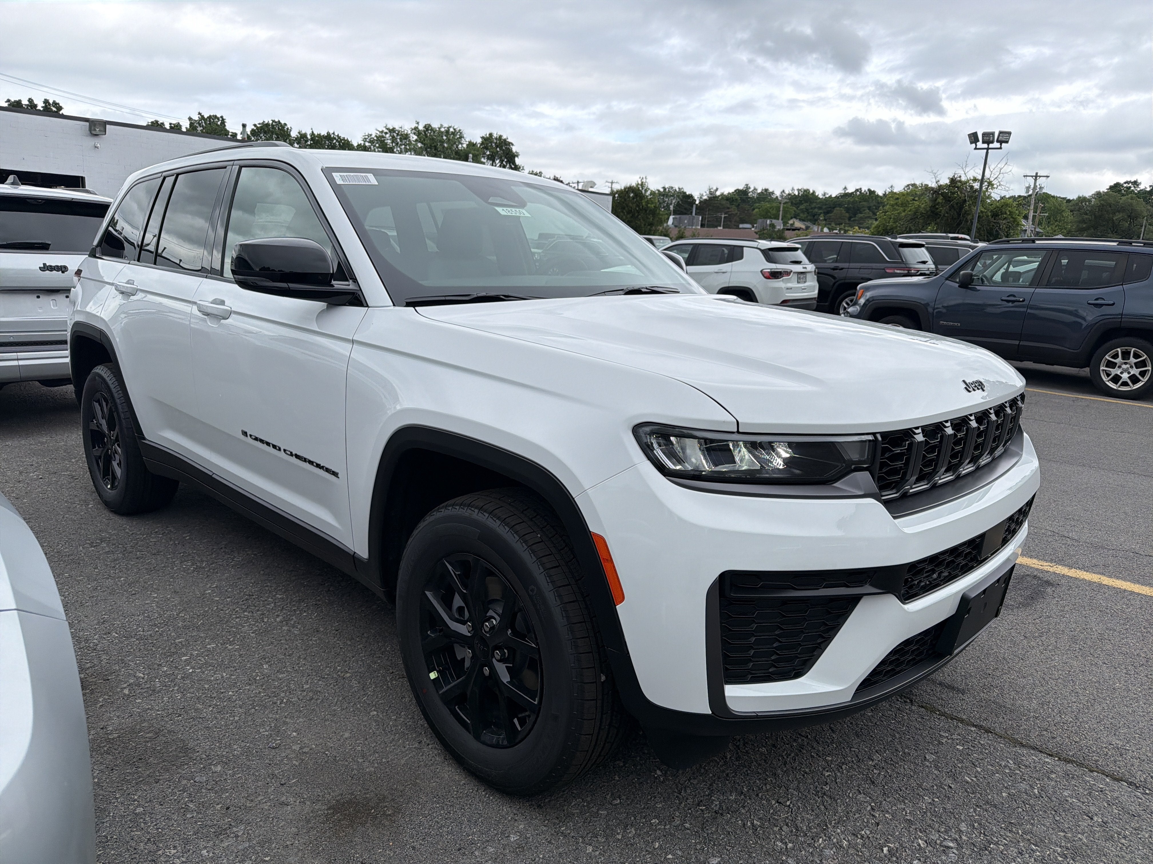 2026 Jeep Grand Cherokee Laredo Altitude