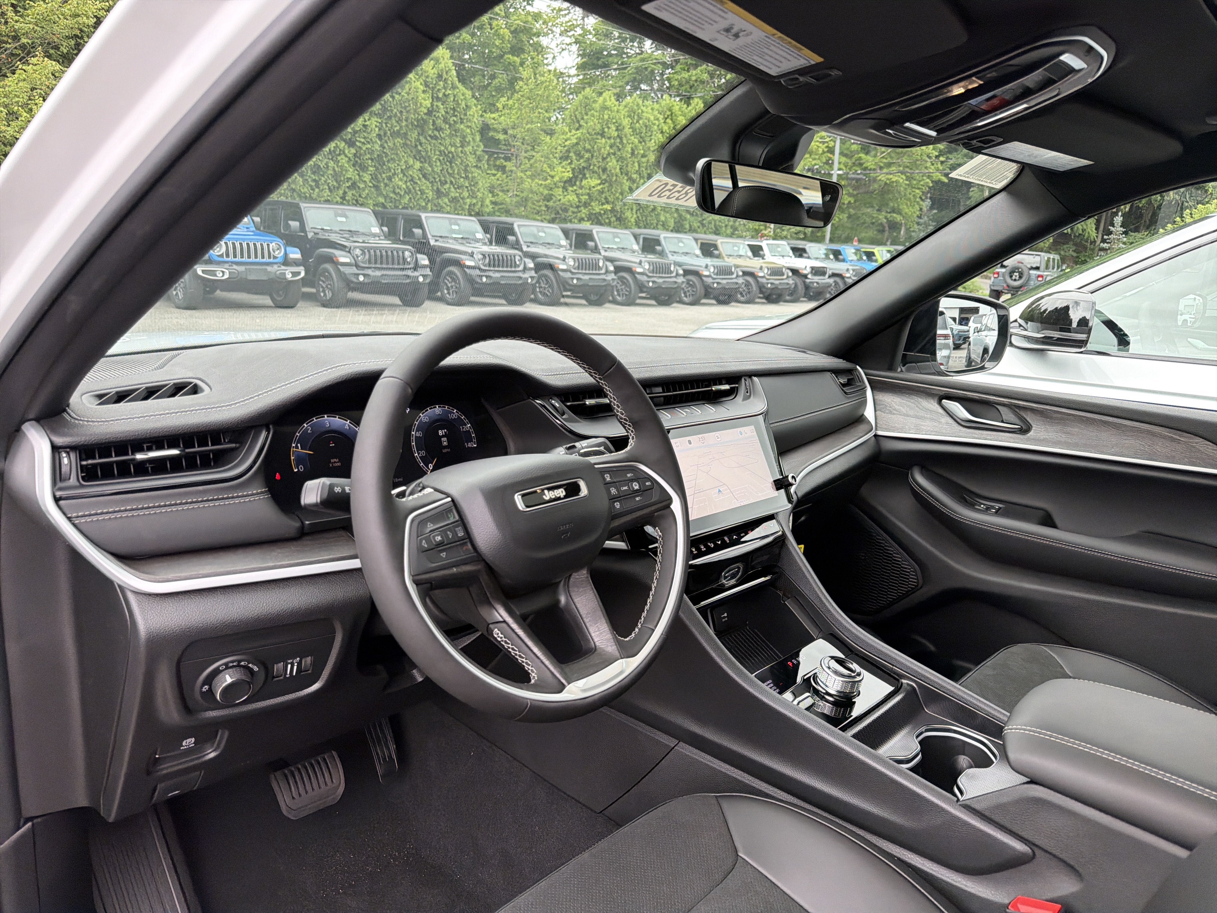 2026 Jeep Grand Cherokee Laredo Altitude