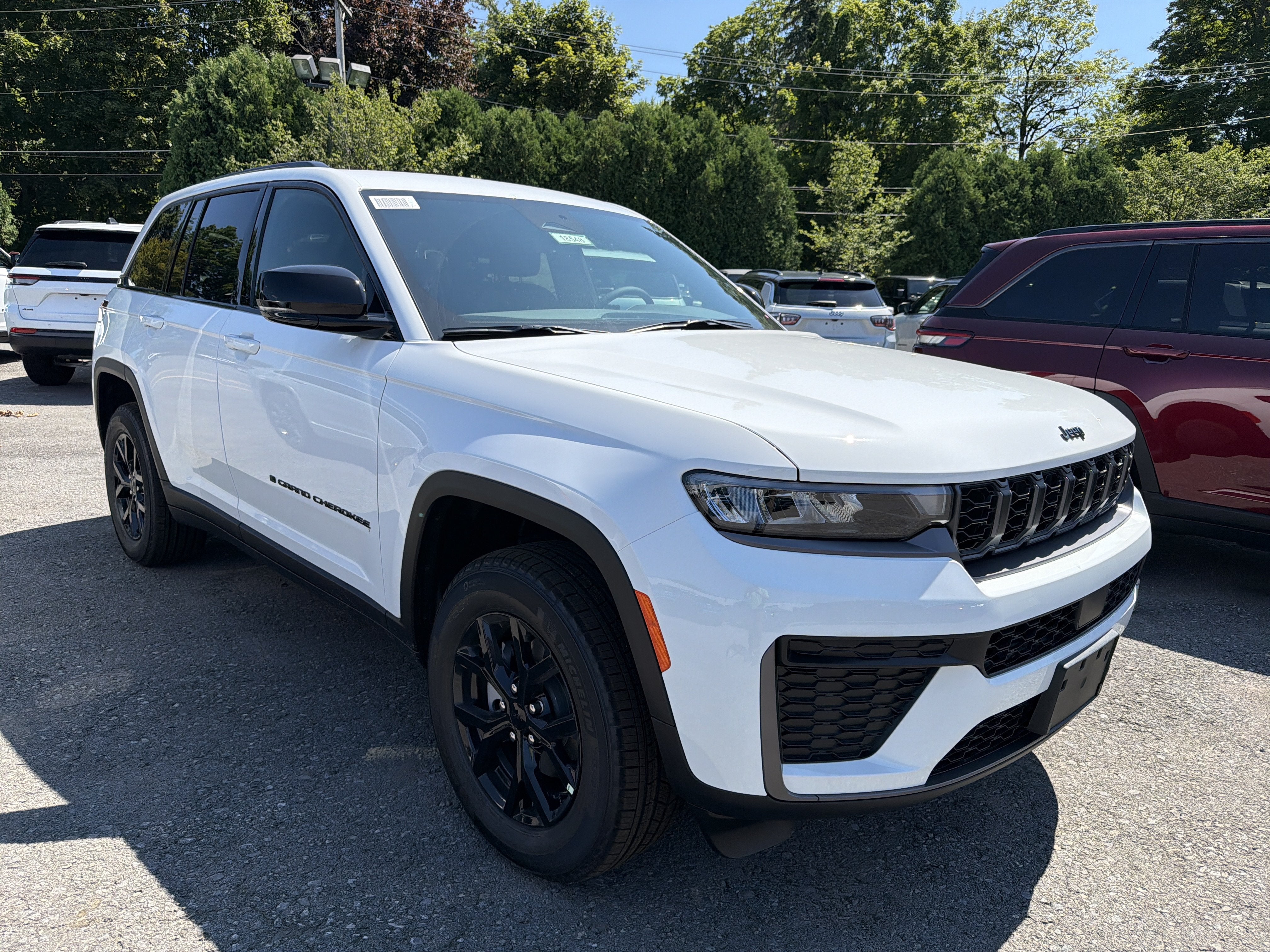 2026 Jeep Grand Cherokee Laredo Altitude