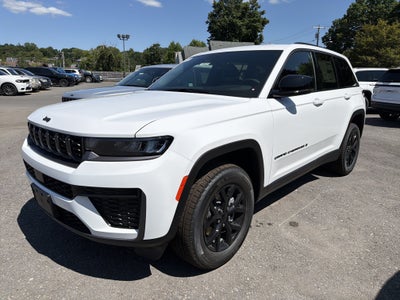 2026 Jeep Grand Cherokee Laredo Altitude