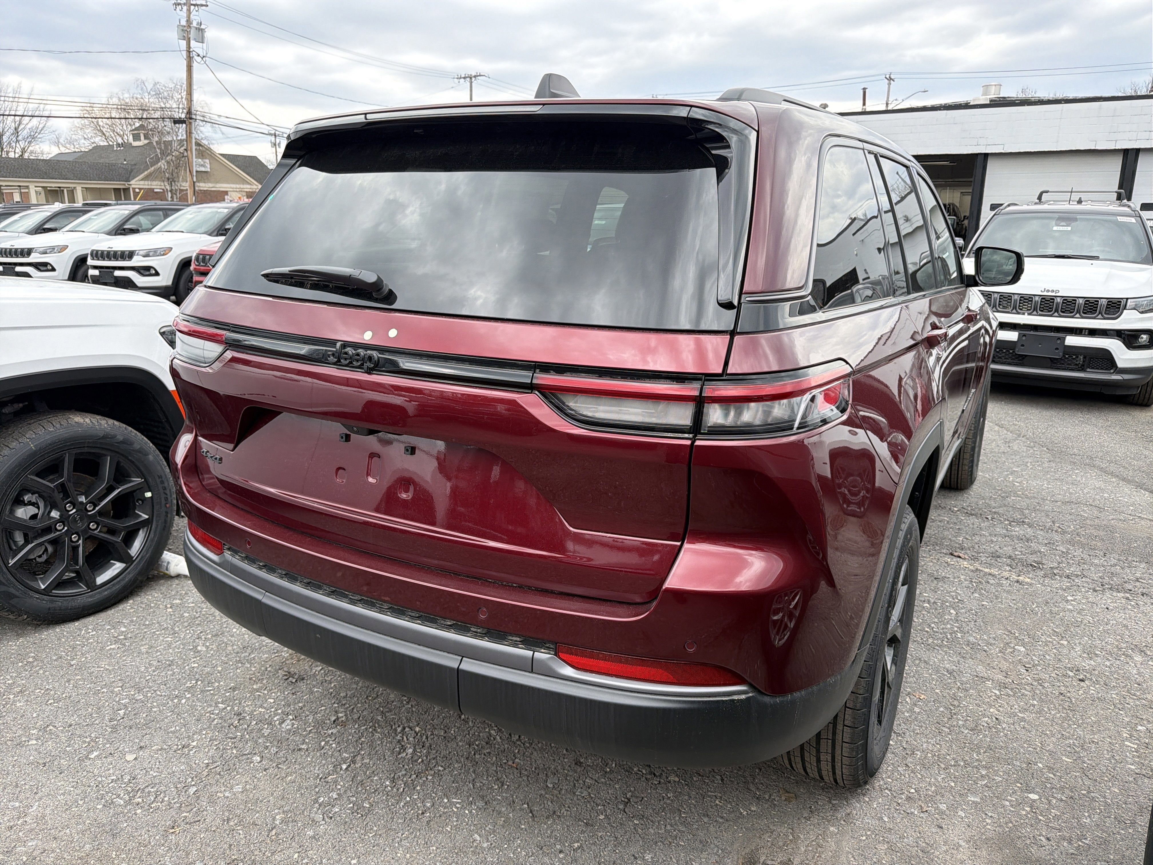 2026 Jeep Grand Cherokee Laredo Altitude