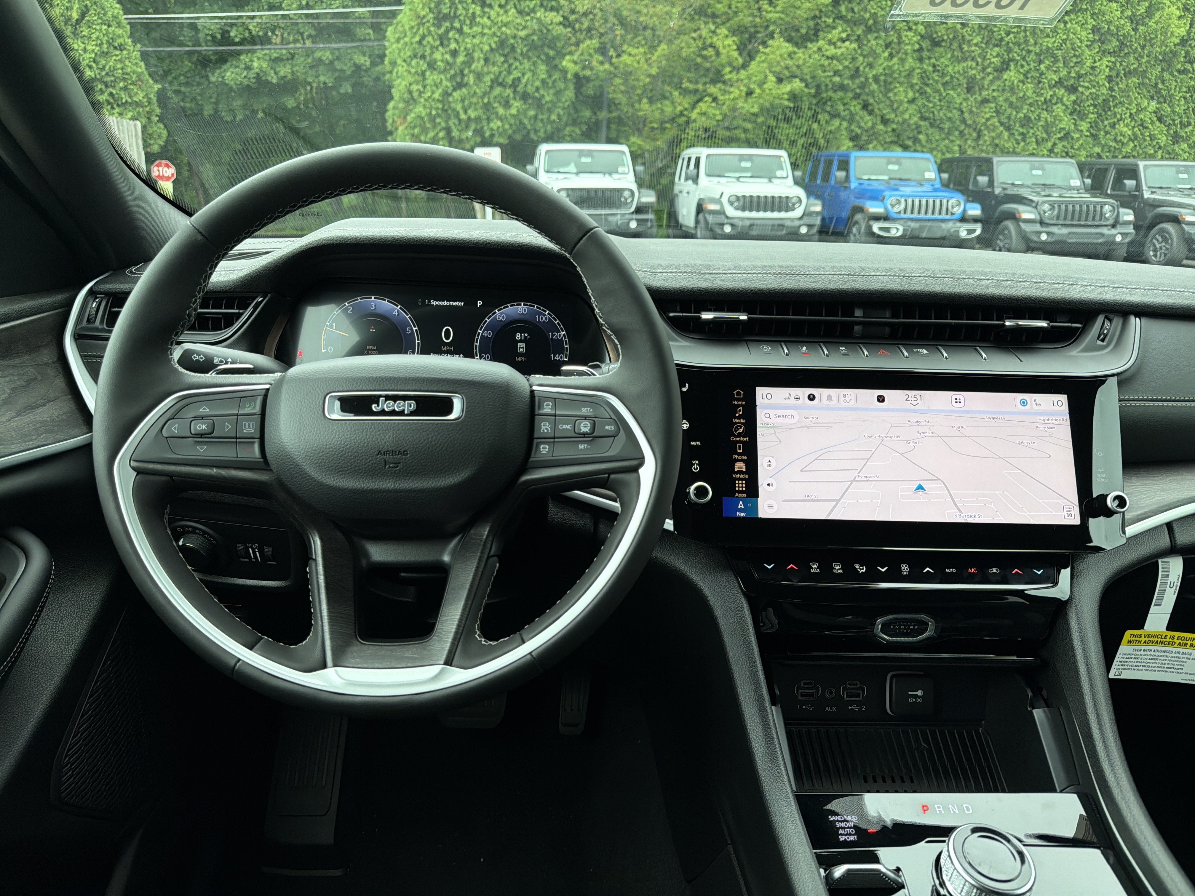 2026 Jeep Grand Cherokee Laredo Altitude