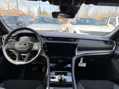 2026 Jeep Grand Cherokee Laredo Altitude