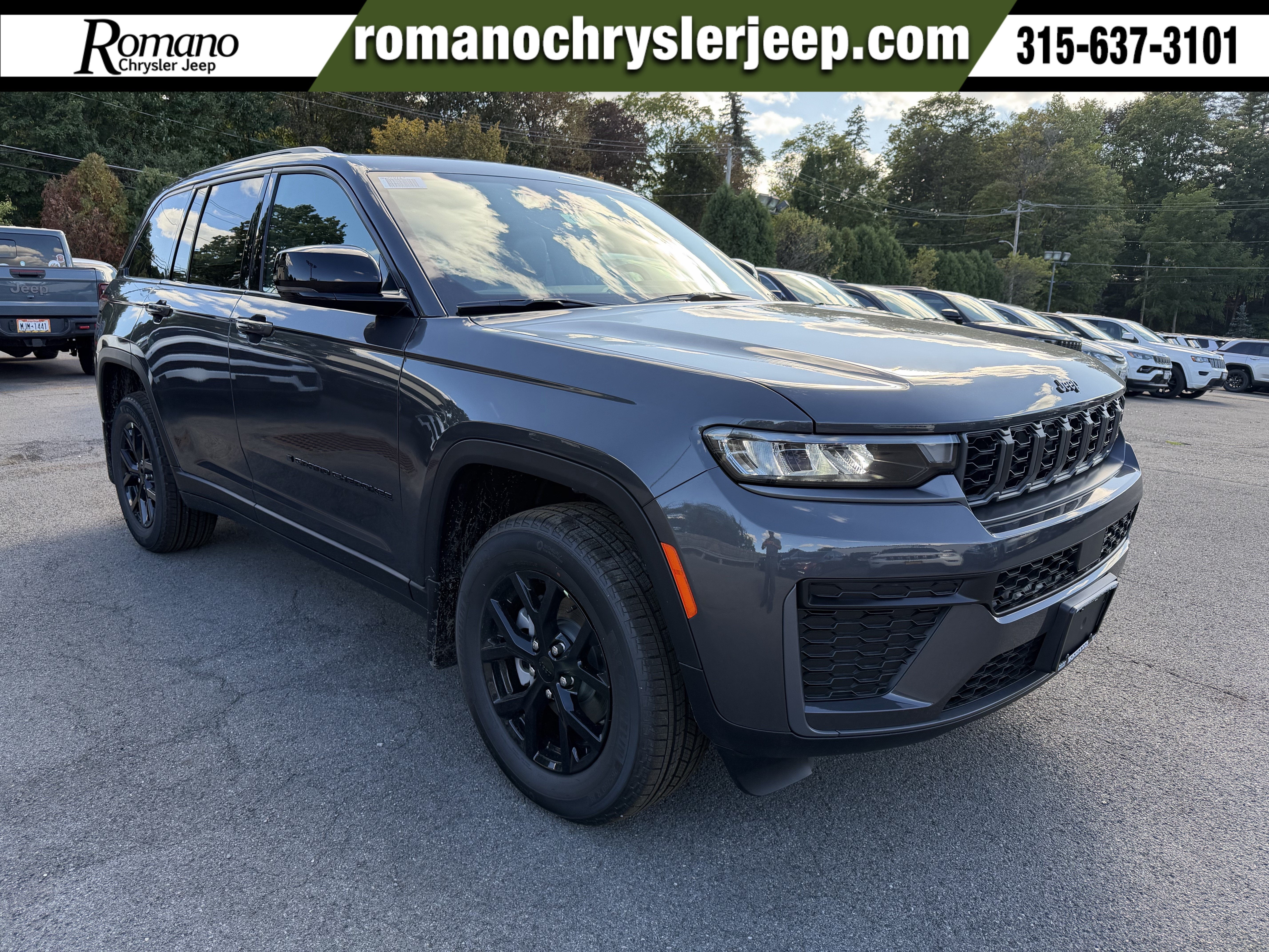 2026 Jeep Grand Cherokee Laredo Altitude