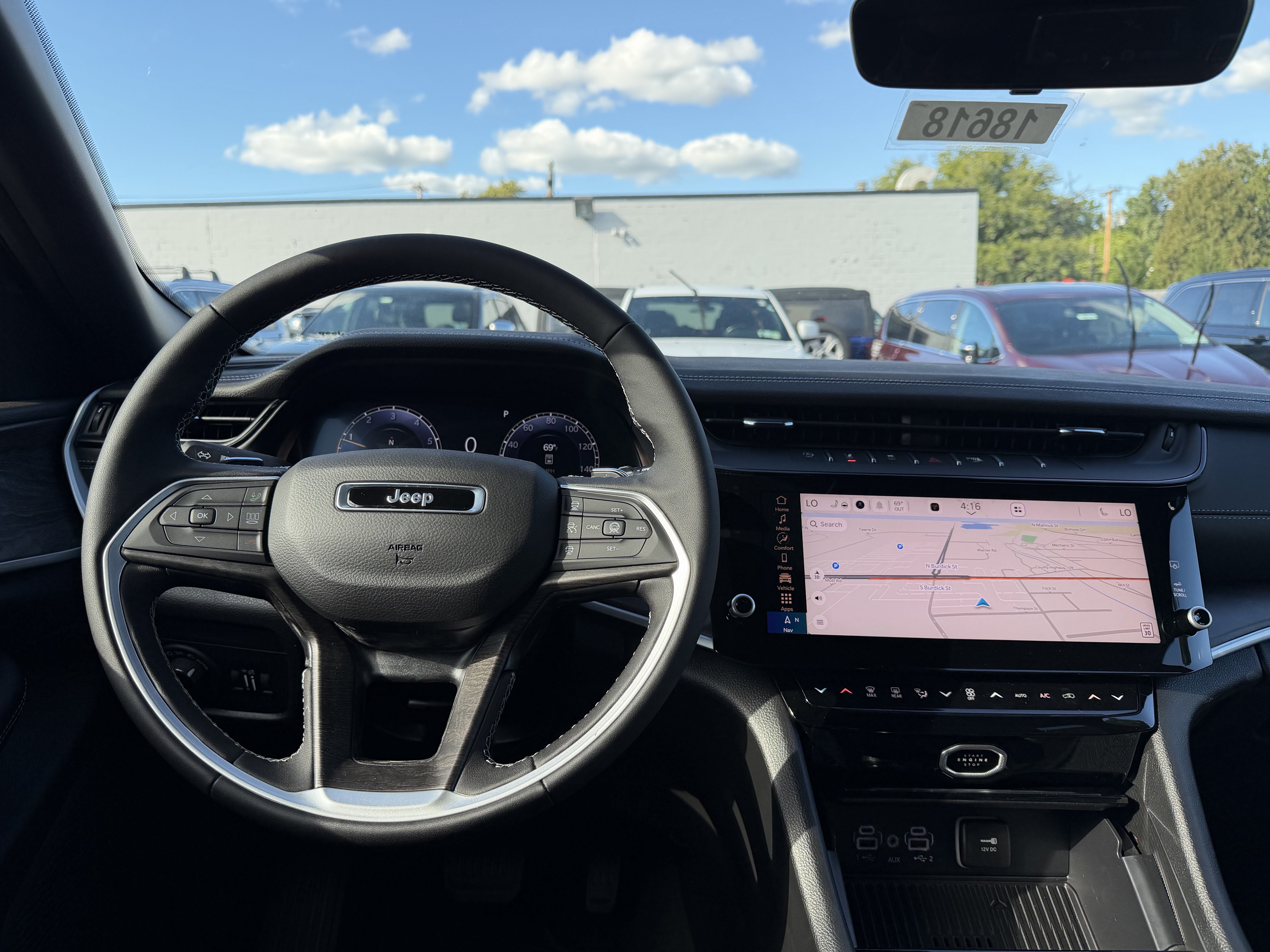 2026 Jeep Grand Cherokee Laredo Altitude