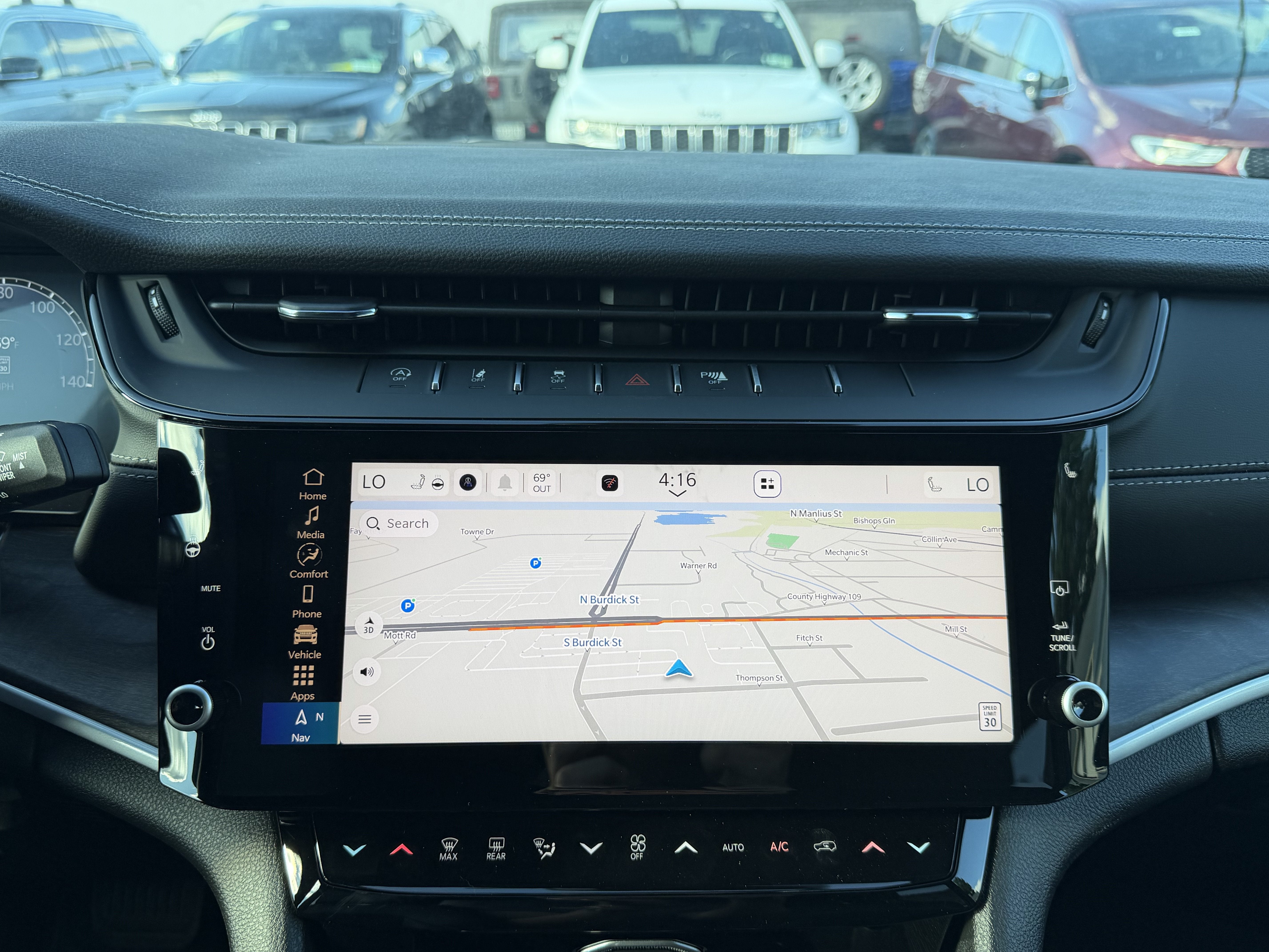 2026 Jeep Grand Cherokee Laredo Altitude