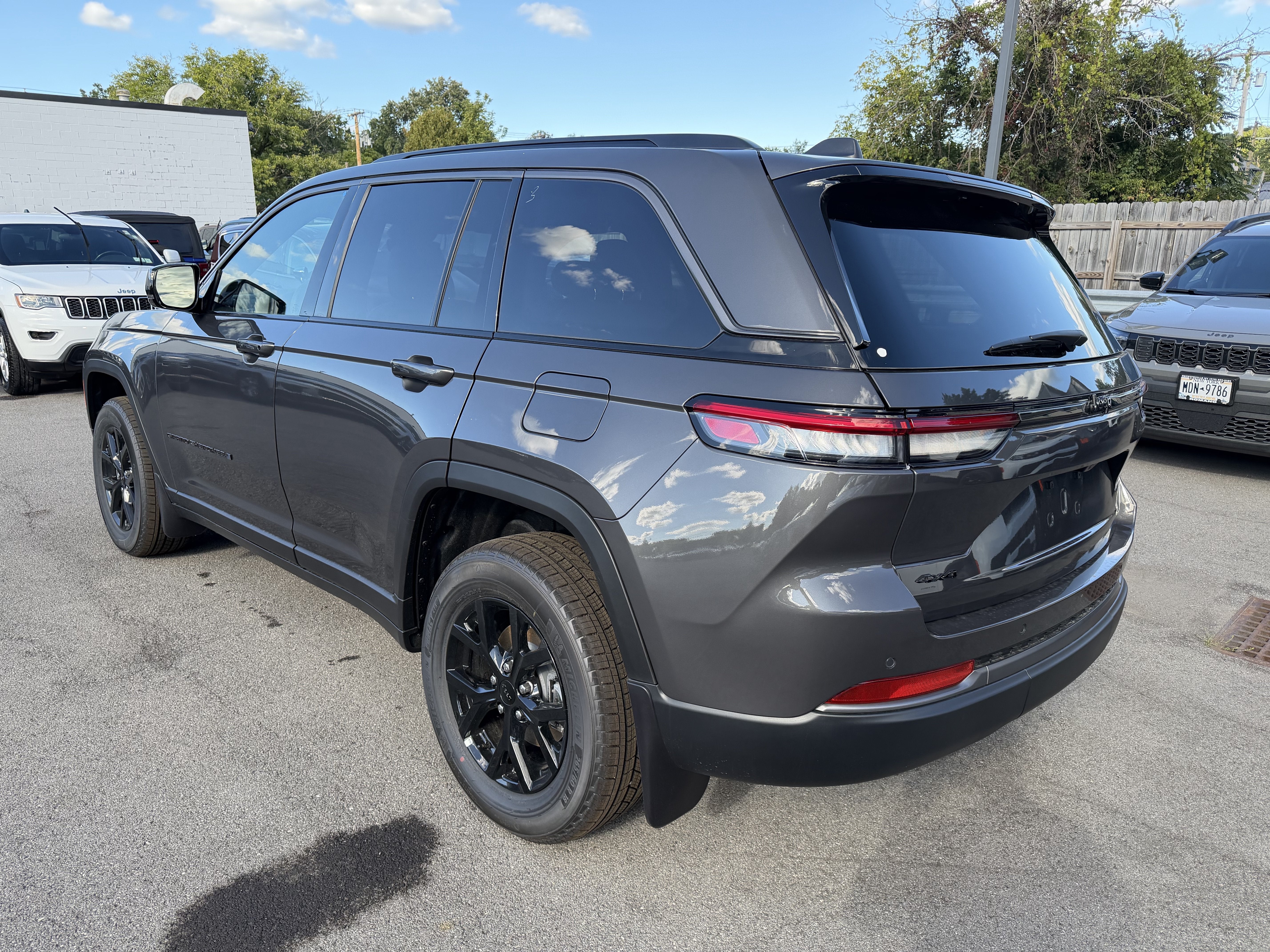 2026 Jeep Grand Cherokee Laredo Altitude