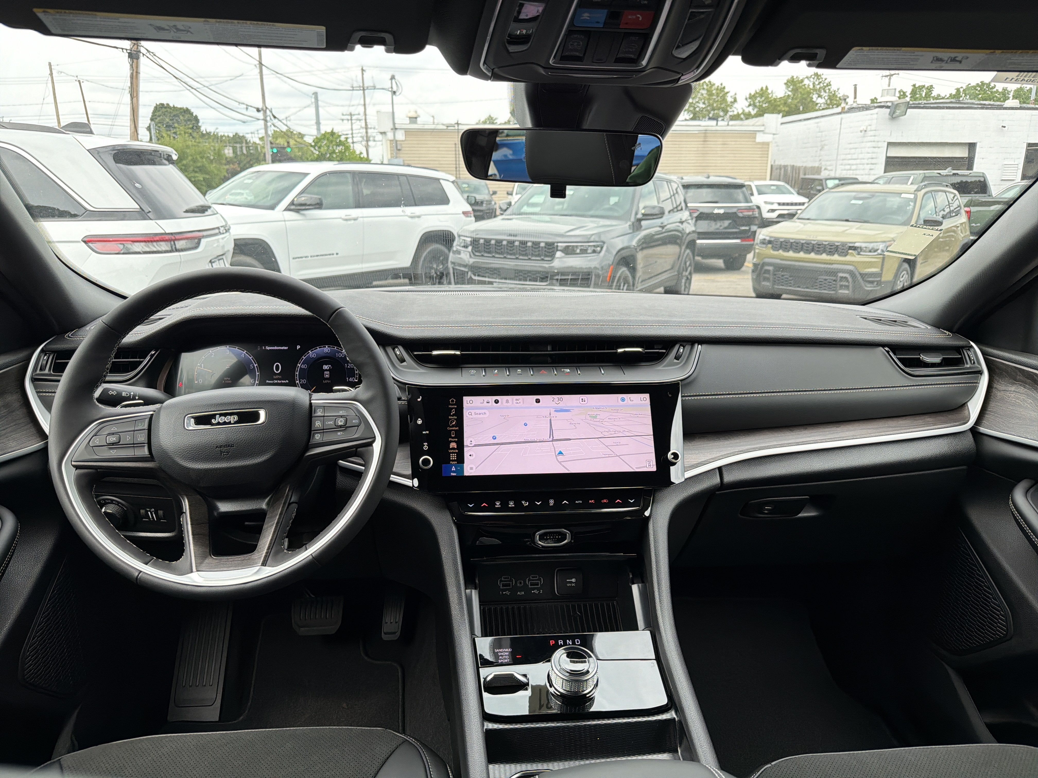 2026 Jeep Grand Cherokee Laredo Altitude