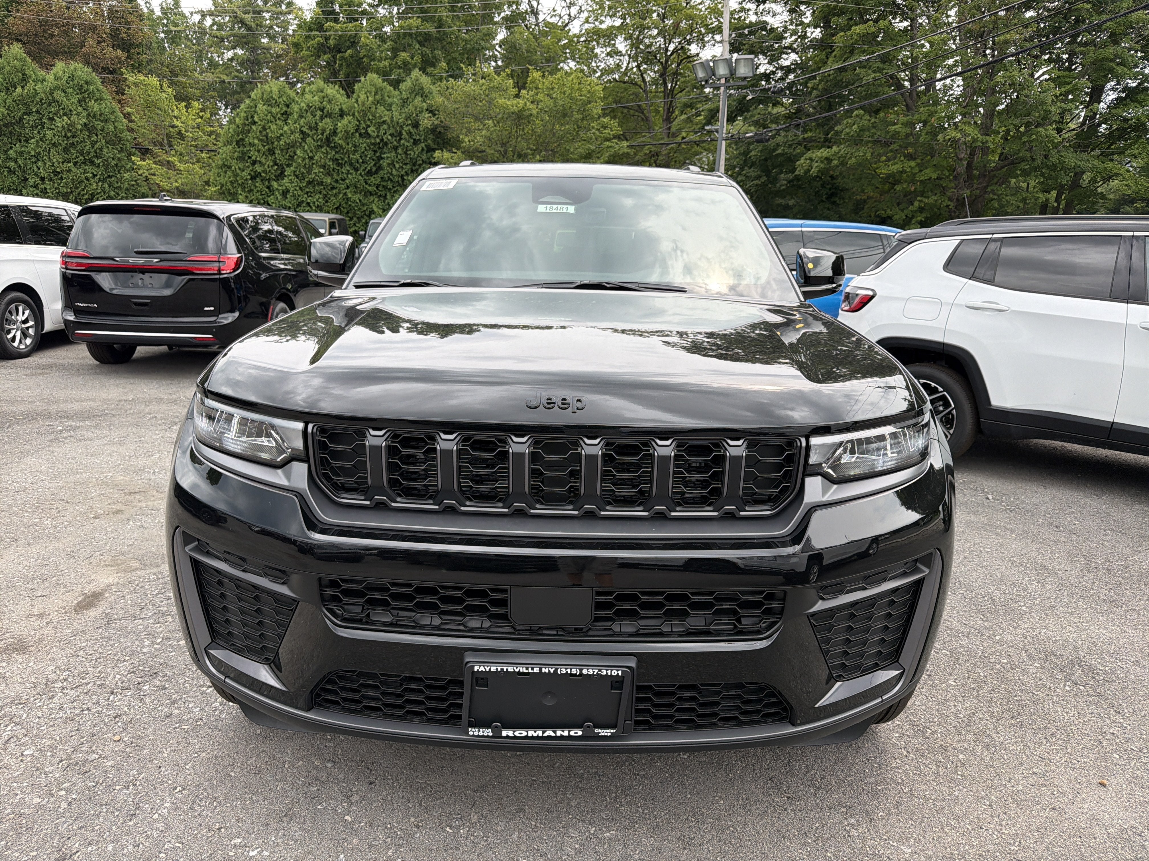 2026 Jeep Grand Cherokee Laredo Altitude