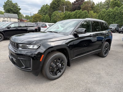 2026 Jeep Grand Cherokee Laredo Altitude