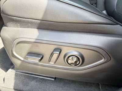 2027 Jeep Grand Cherokee Laredo Altitude