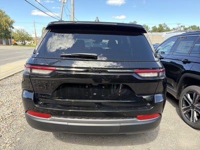2027 Jeep Grand Cherokee Laredo Altitude