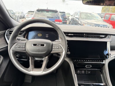 2027 Jeep Grand Cherokee Laredo Altitude