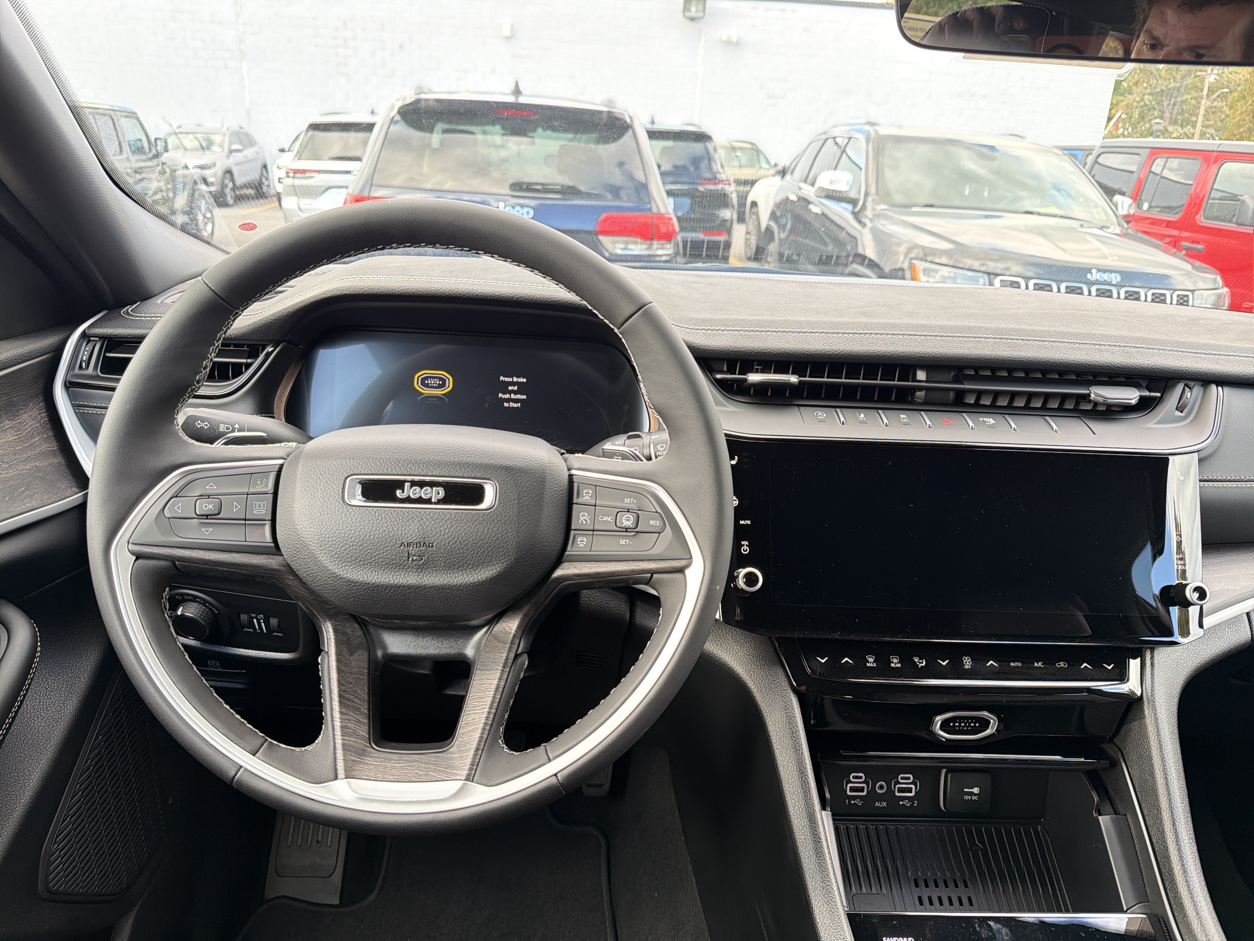 2027 Jeep Grand Cherokee Laredo Altitude