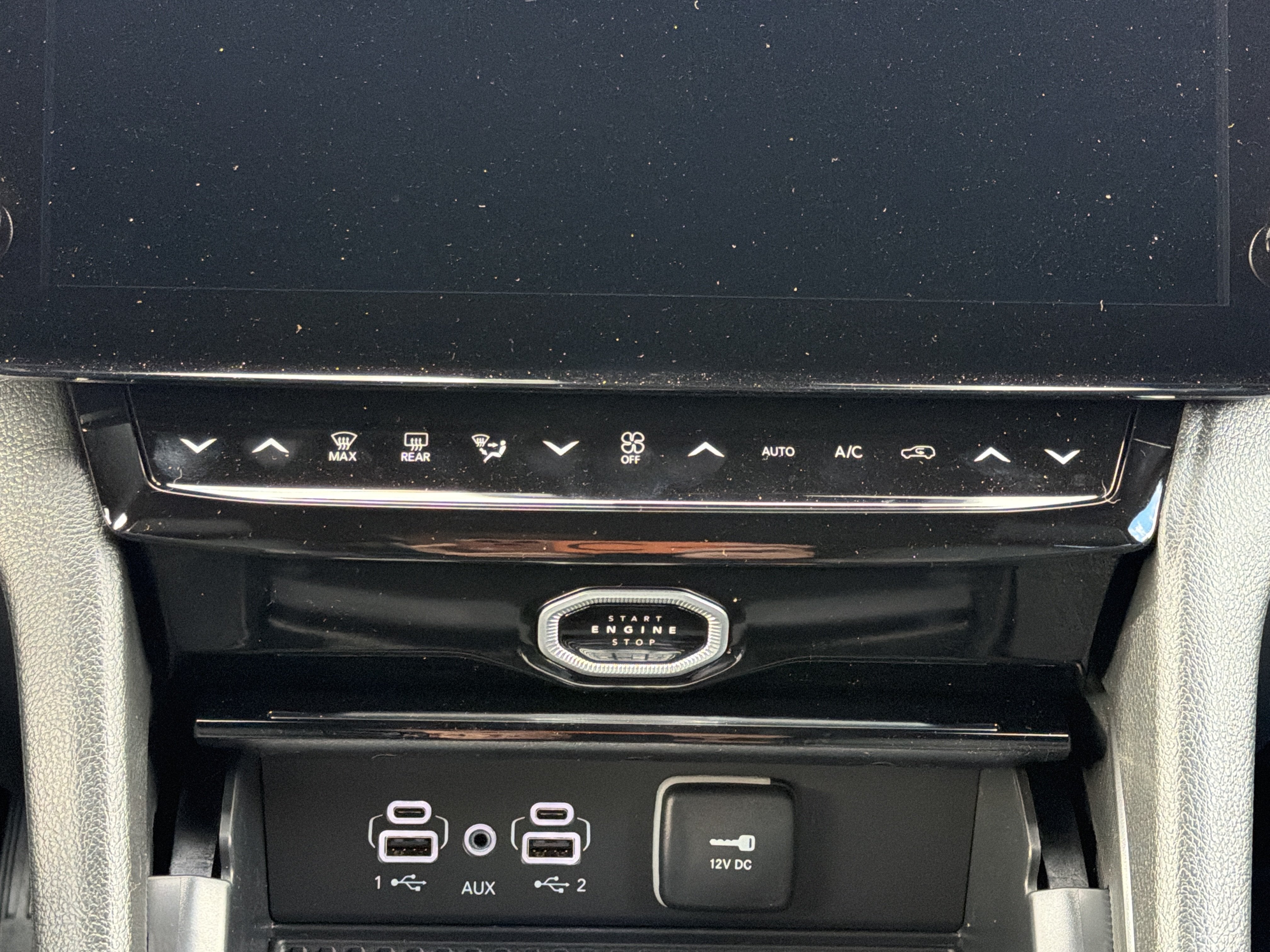 2027 Jeep Grand Cherokee Laredo Altitude