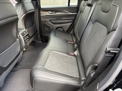 2027 Jeep Grand Cherokee Laredo Altitude