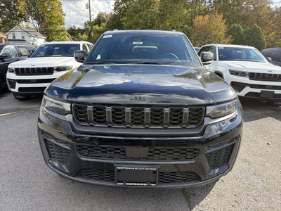 2027 Jeep Grand Cherokee Laredo Altitude