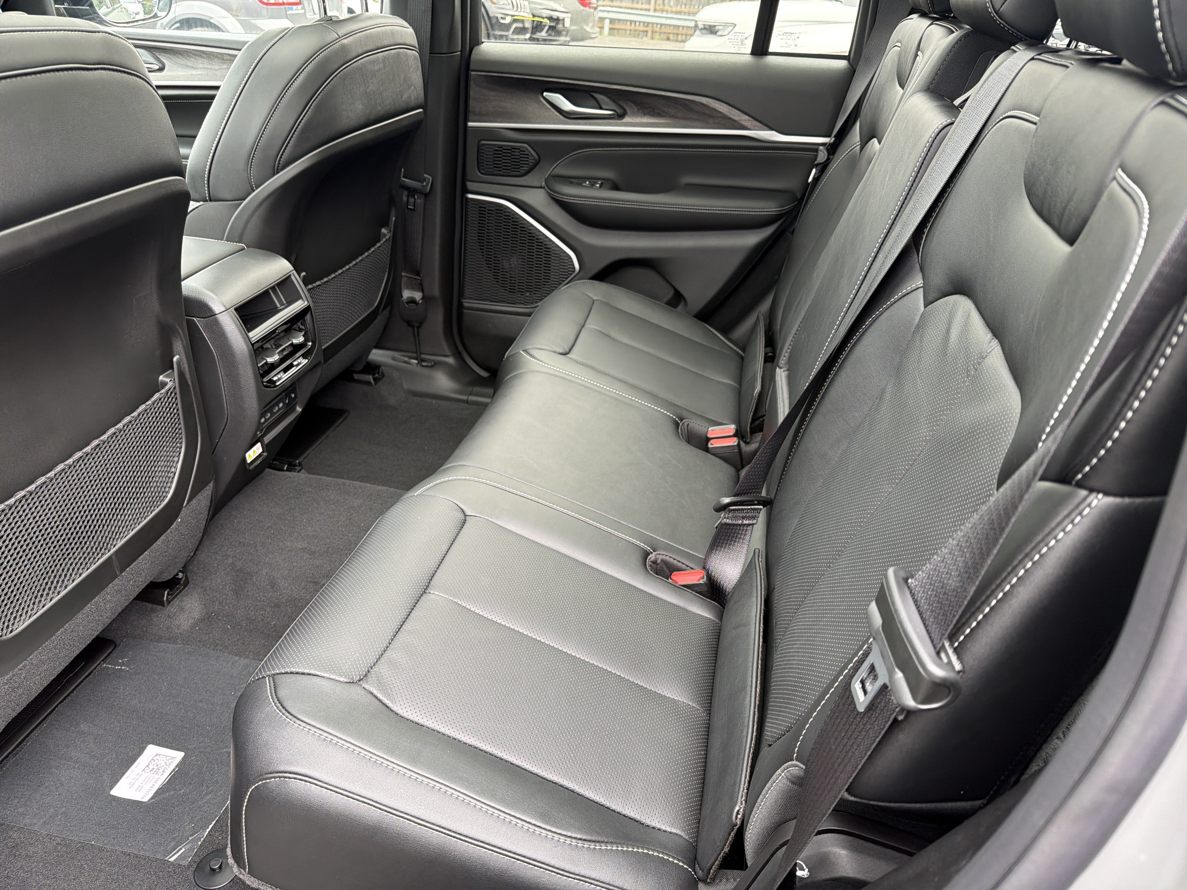 2027 Jeep Grand Cherokee Limited Reserve