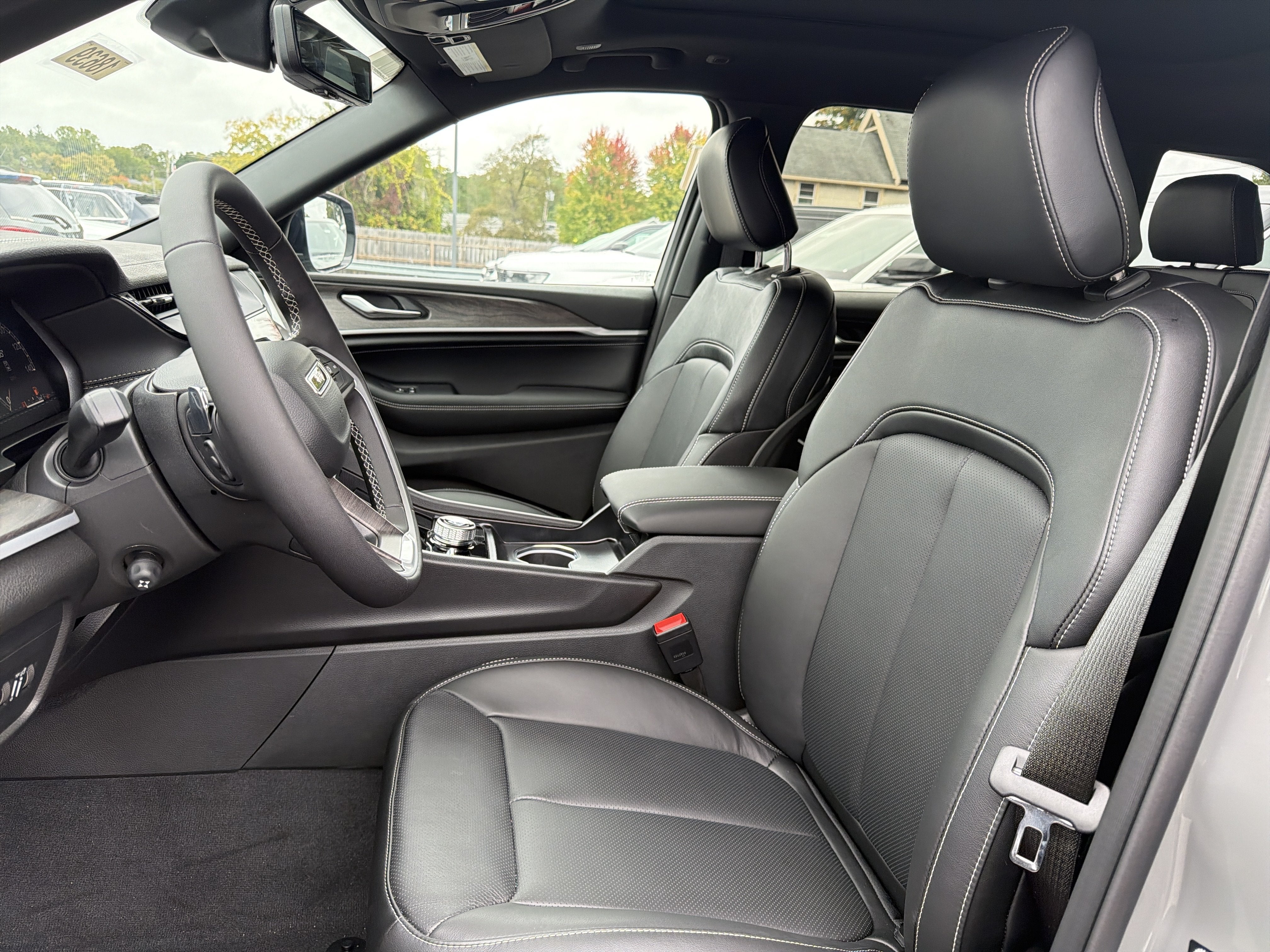 2027 Jeep Grand Cherokee Limited Reserve