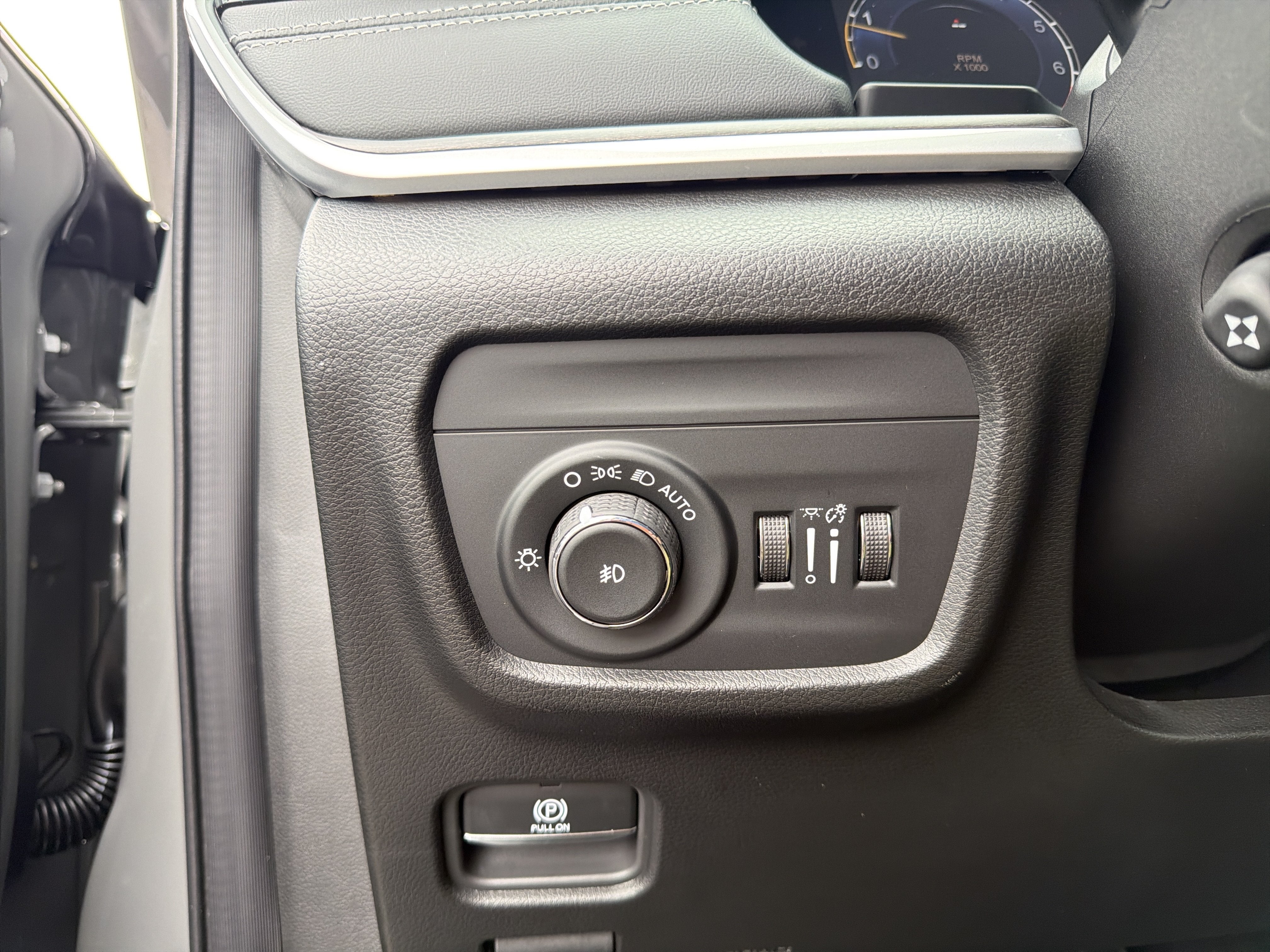 2027 Jeep Grand Cherokee Limited Reserve