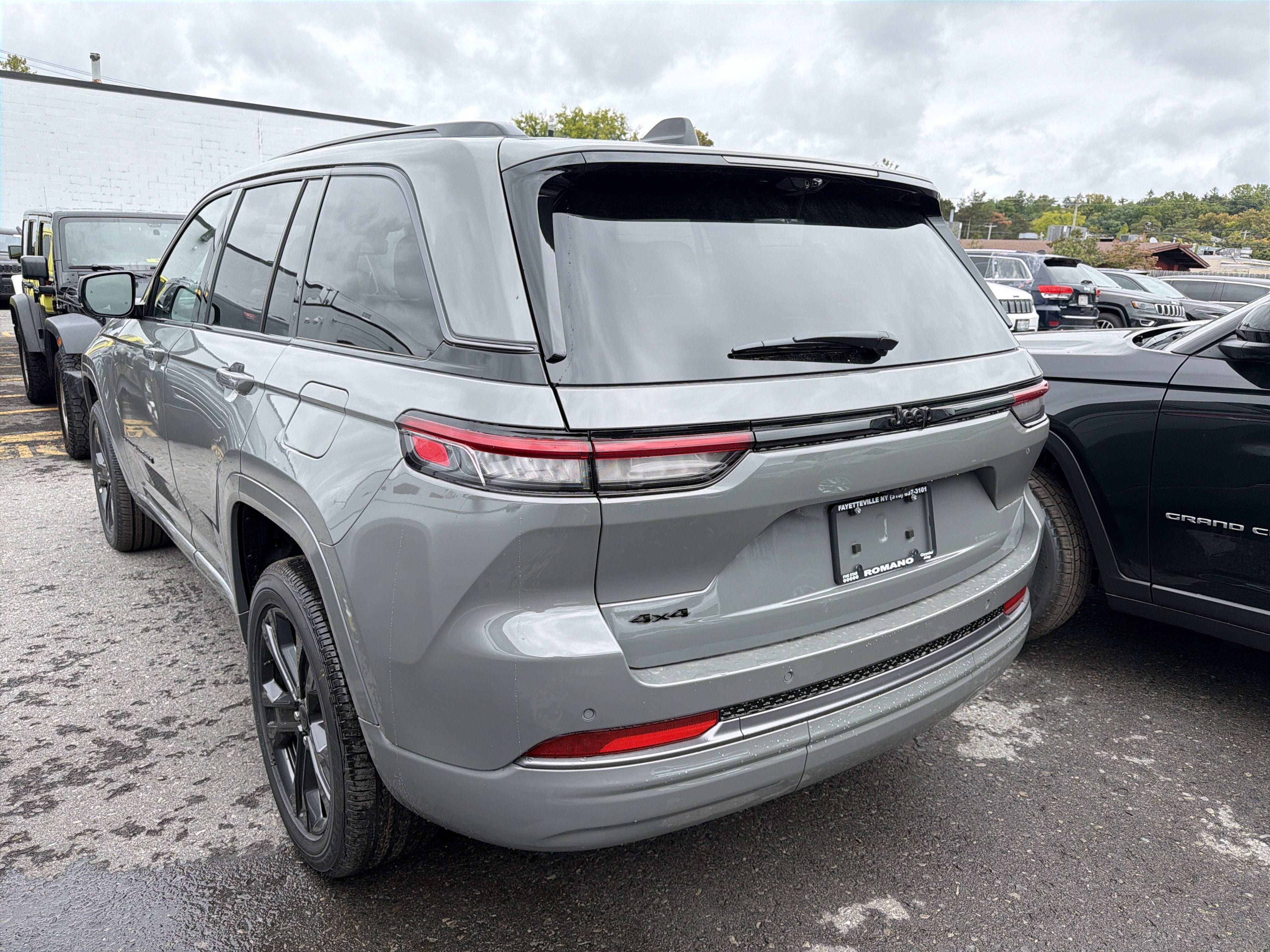 2027 Jeep Grand Cherokee Limited Reserve