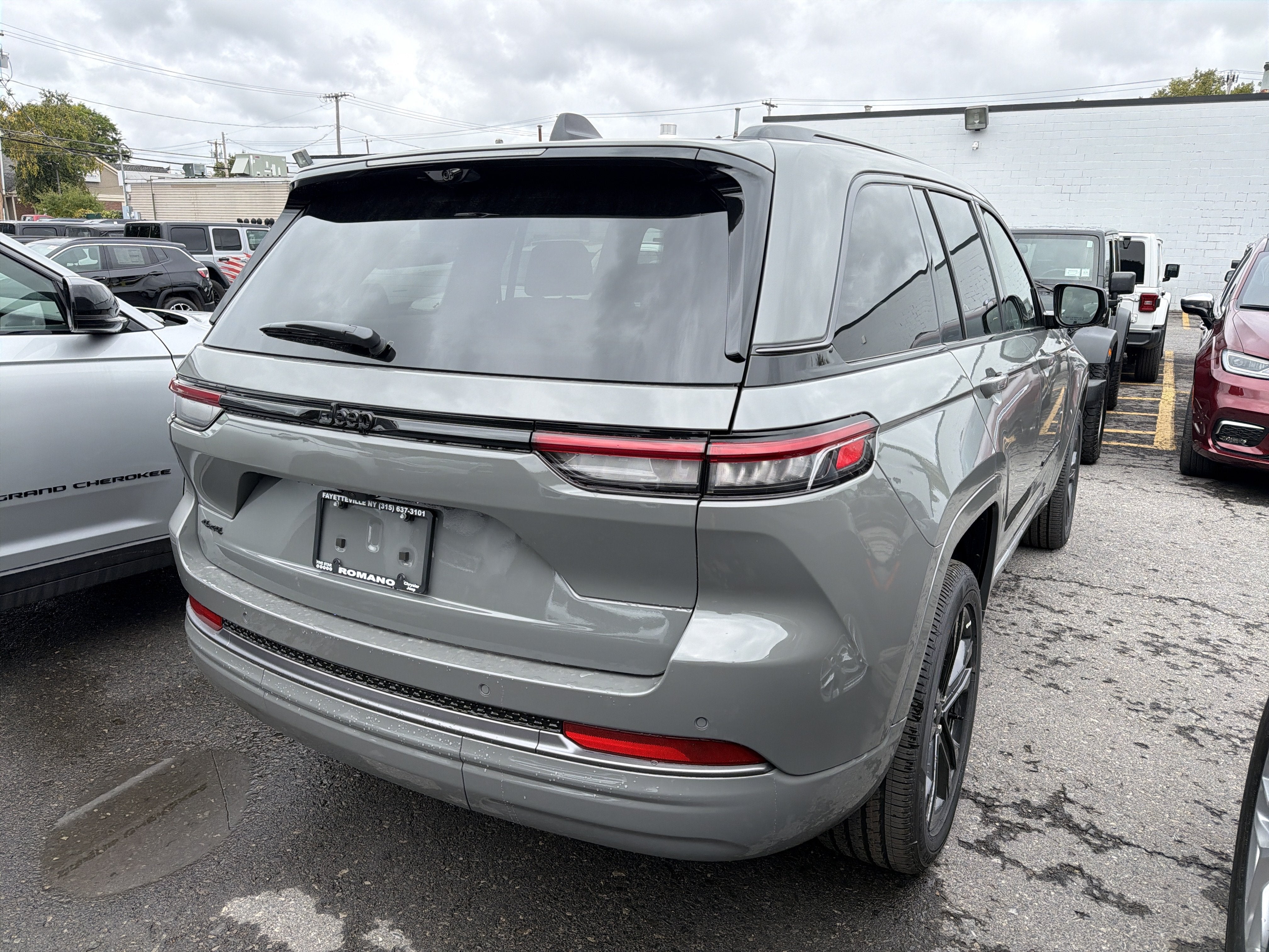 2027 Jeep Grand Cherokee Limited Reserve