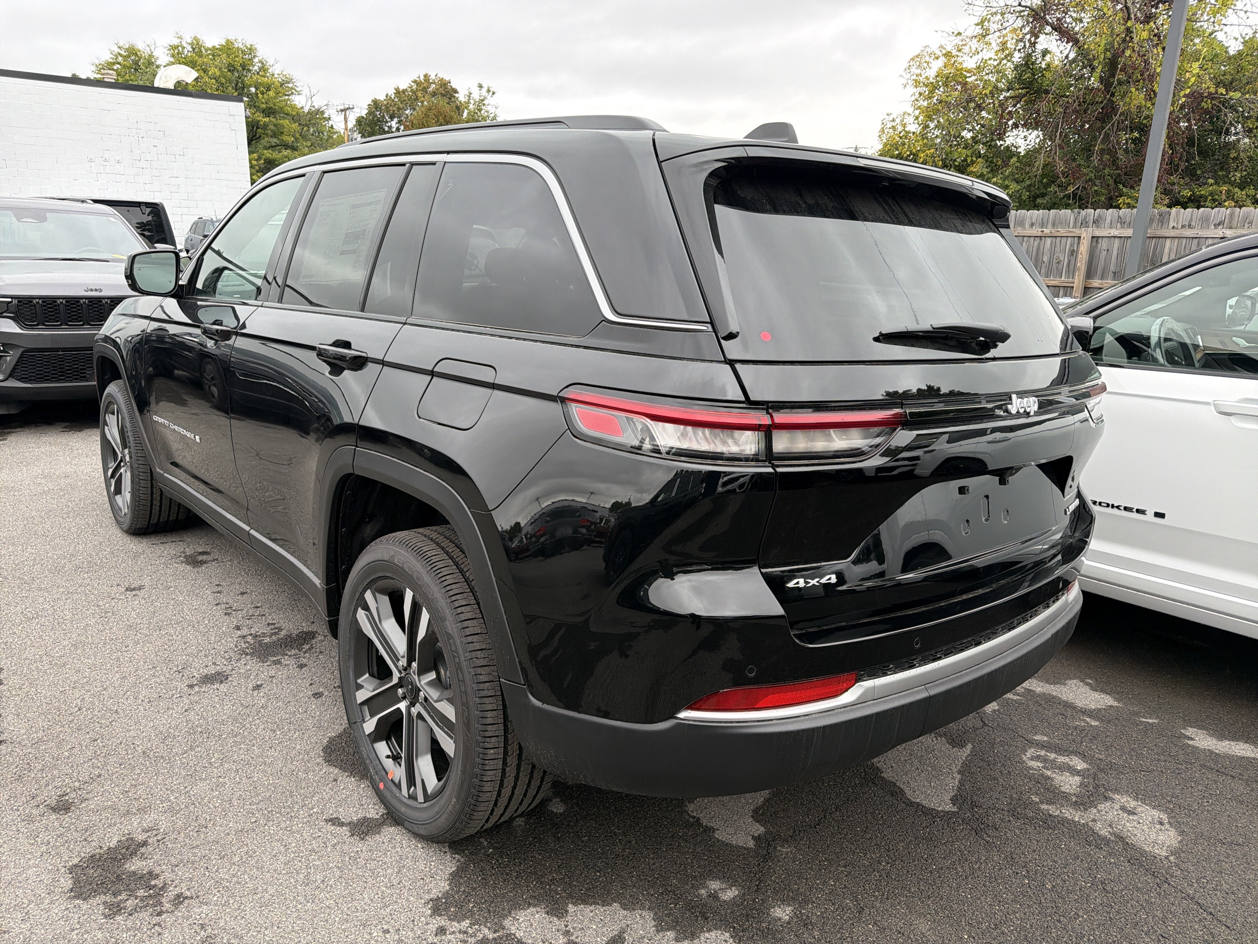 2027 Jeep Grand Cherokee Limited Reserve