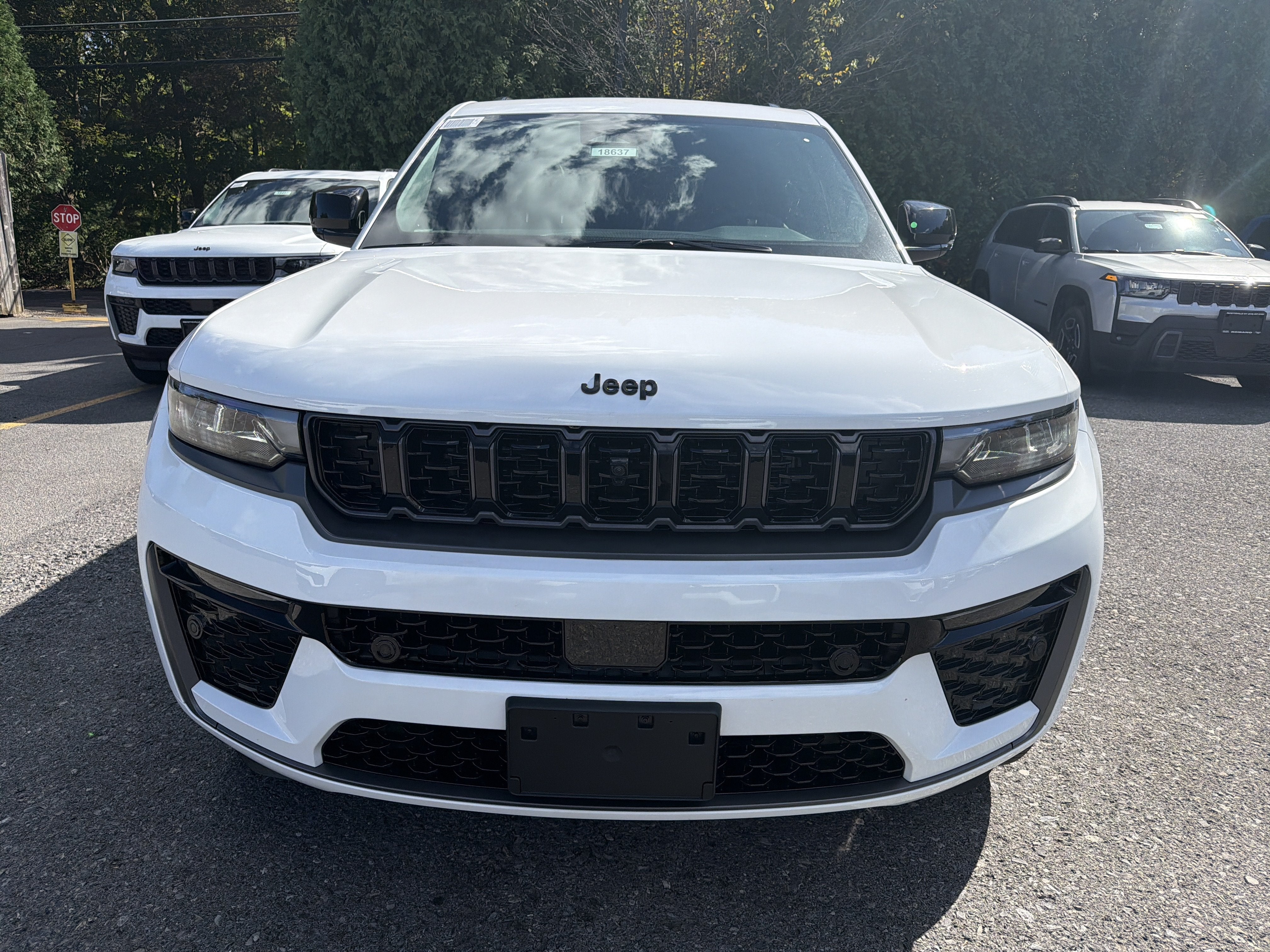 2027 Jeep Grand Cherokee Limited Reserve
