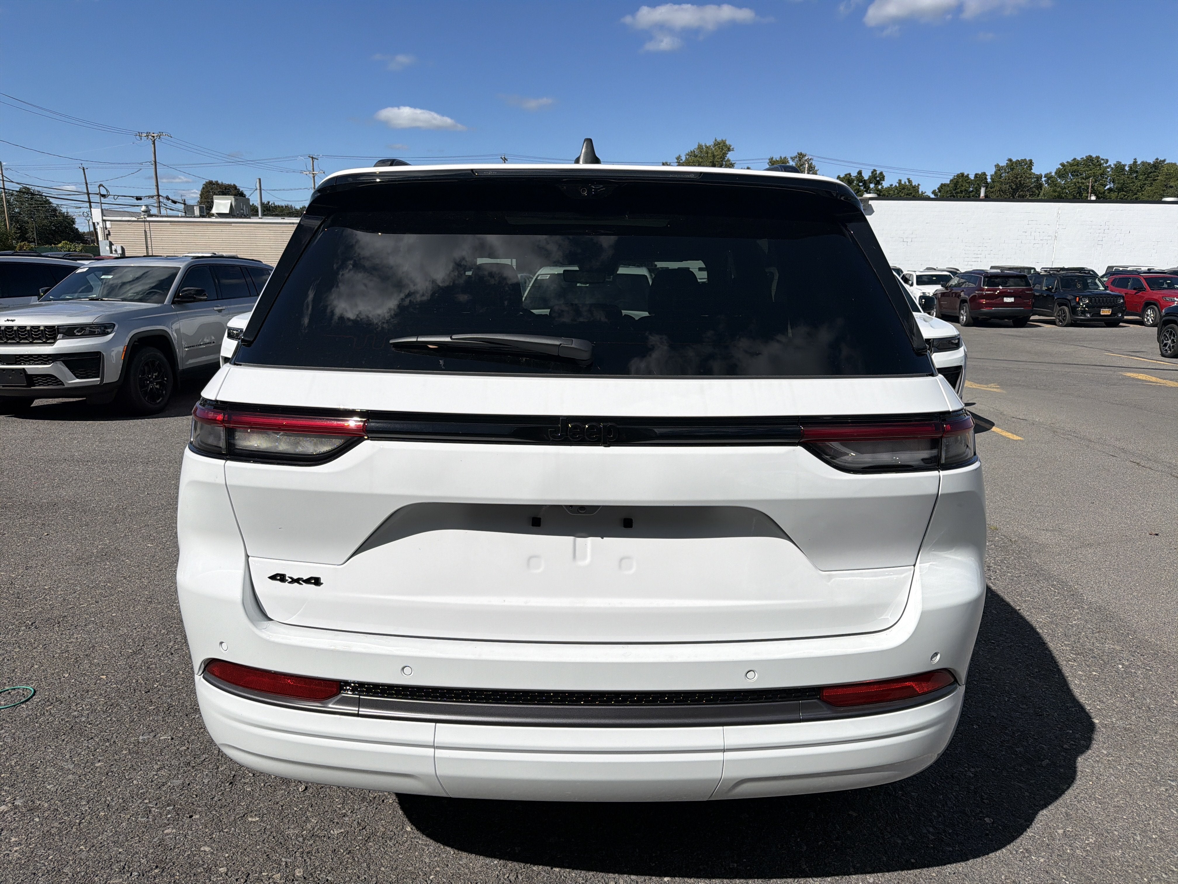 2027 Jeep Grand Cherokee Limited Reserve
