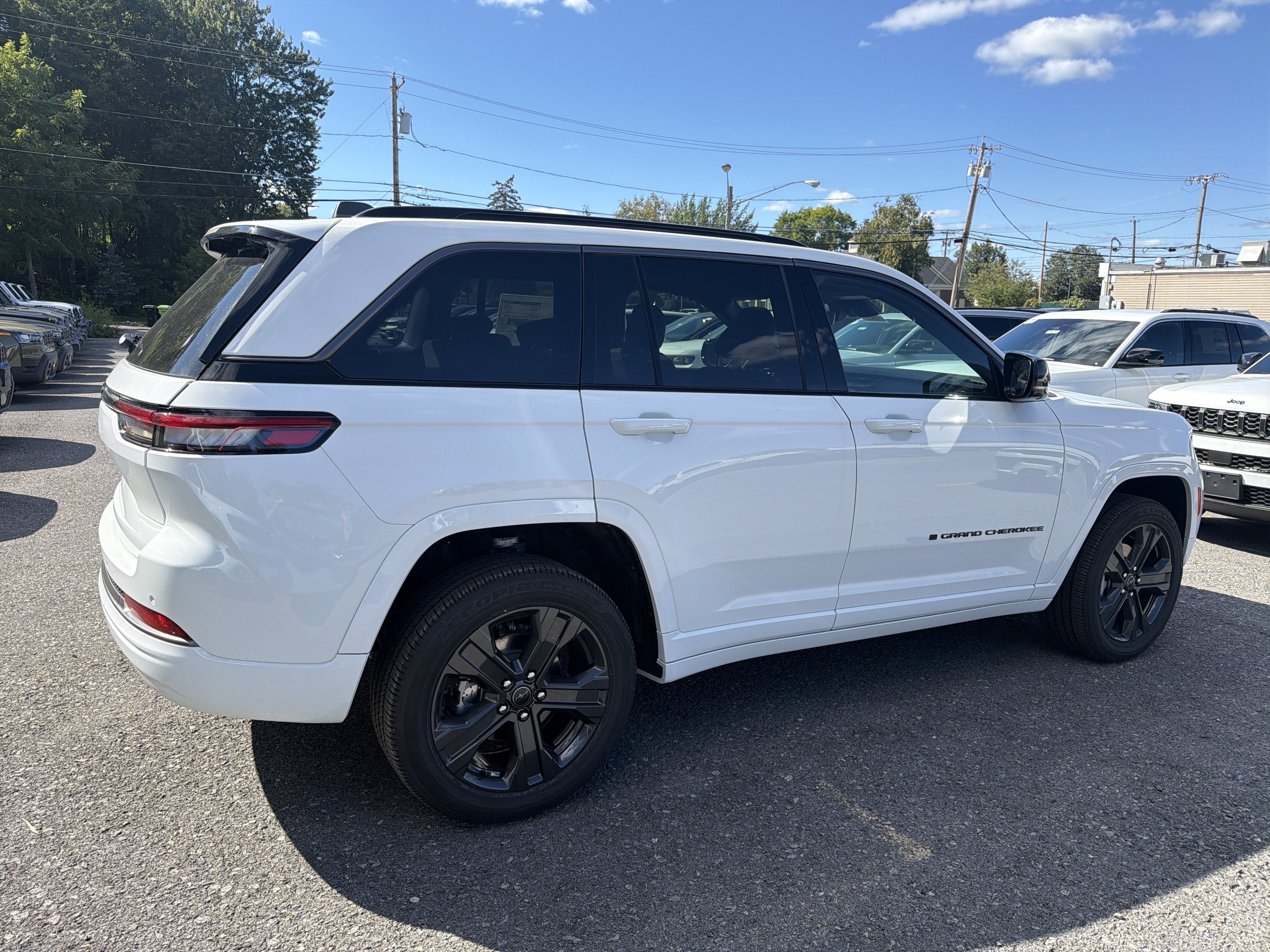 2027 Jeep Grand Cherokee Limited Reserve