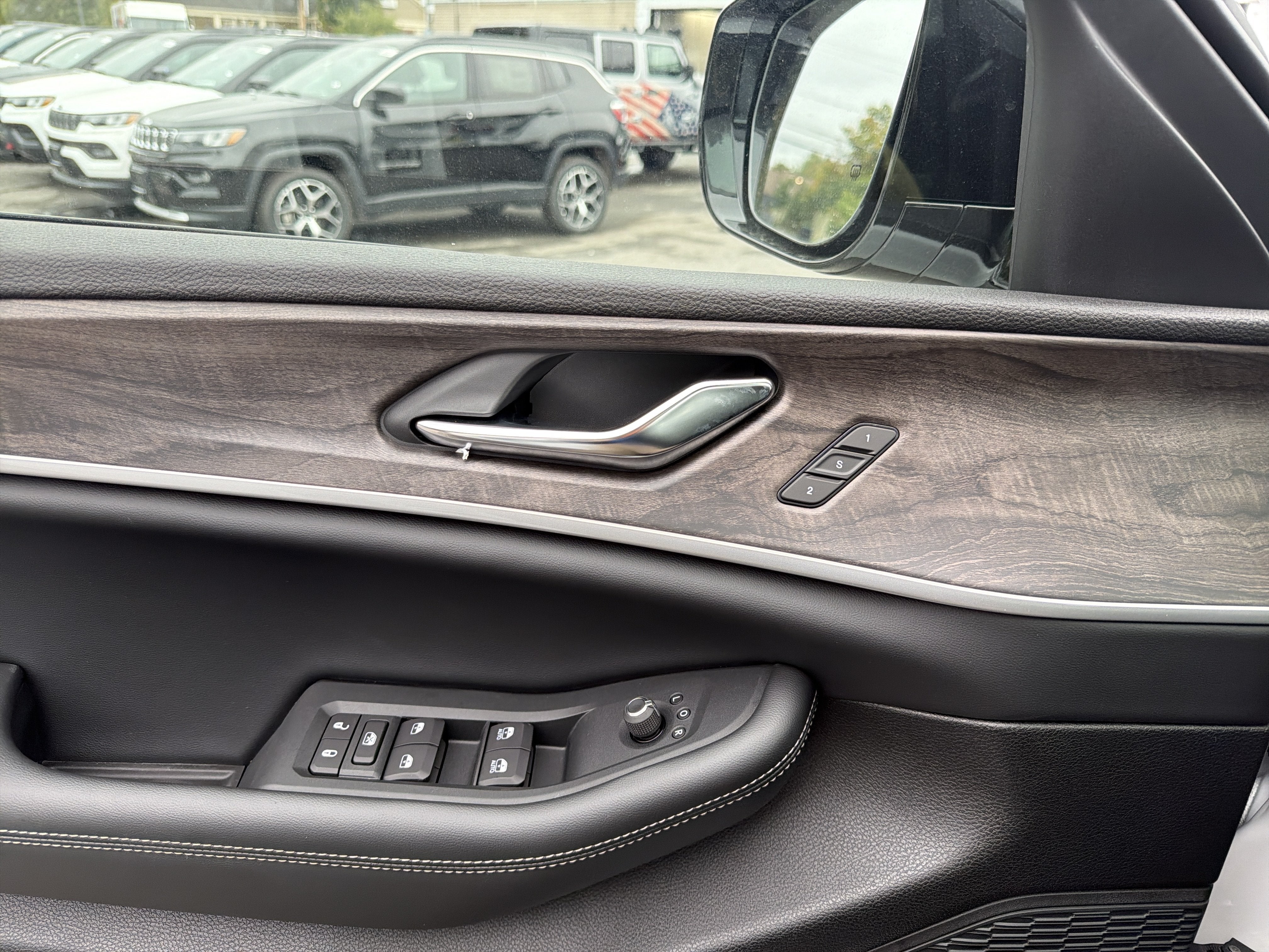 2027 Jeep Grand Cherokee Limited