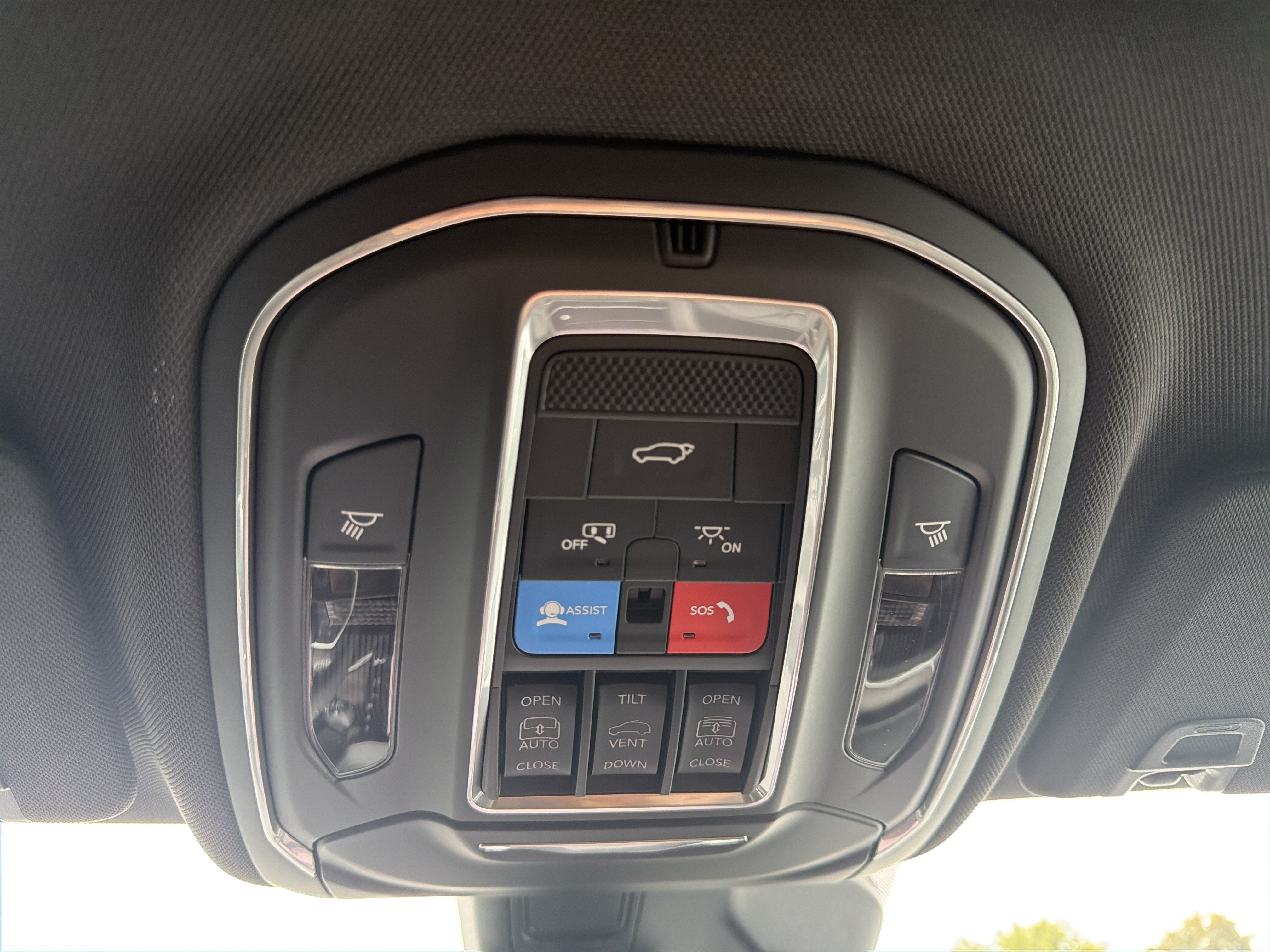 2027 Jeep Grand Cherokee Limited Reserve