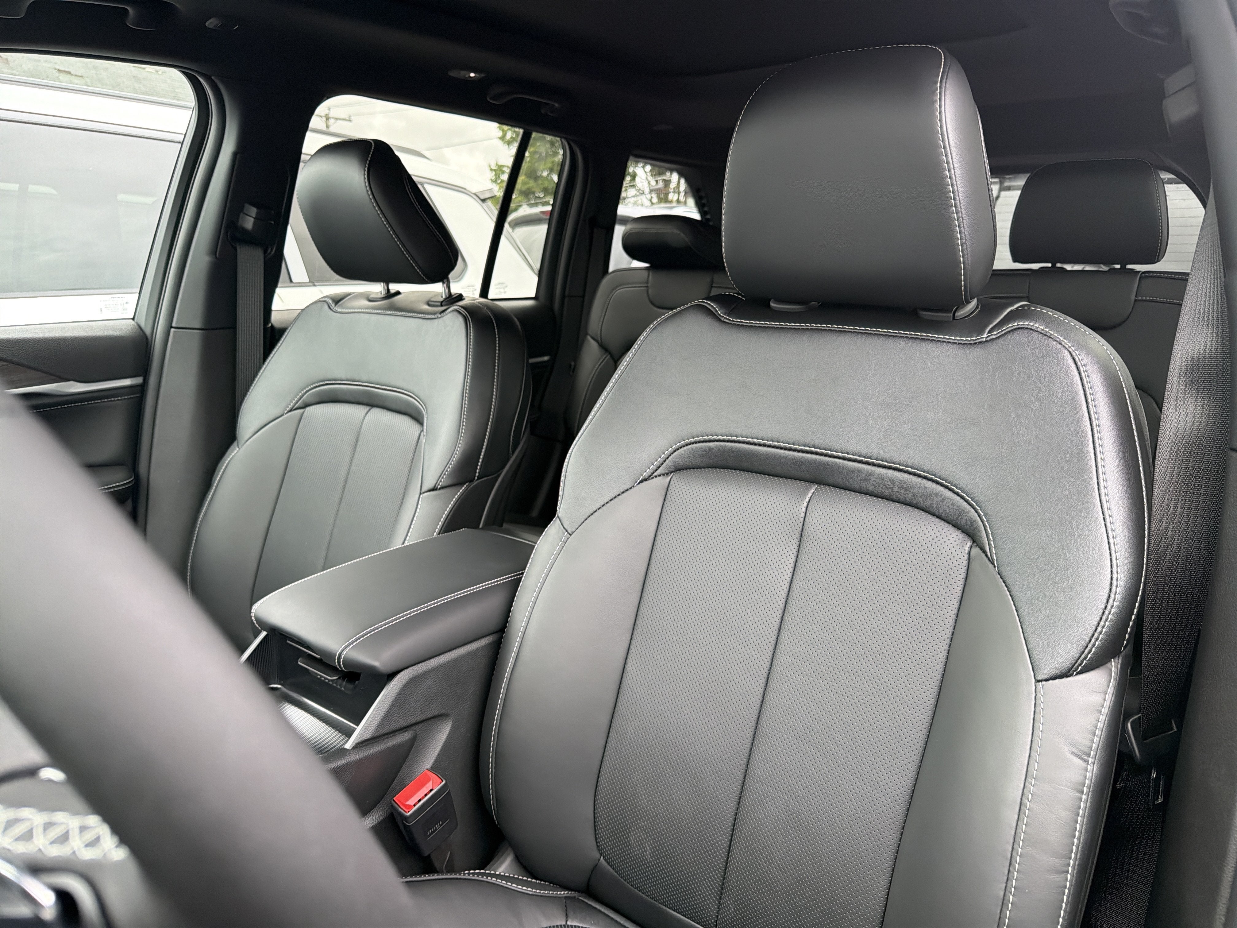2027 Jeep Grand Cherokee Limited Reserve