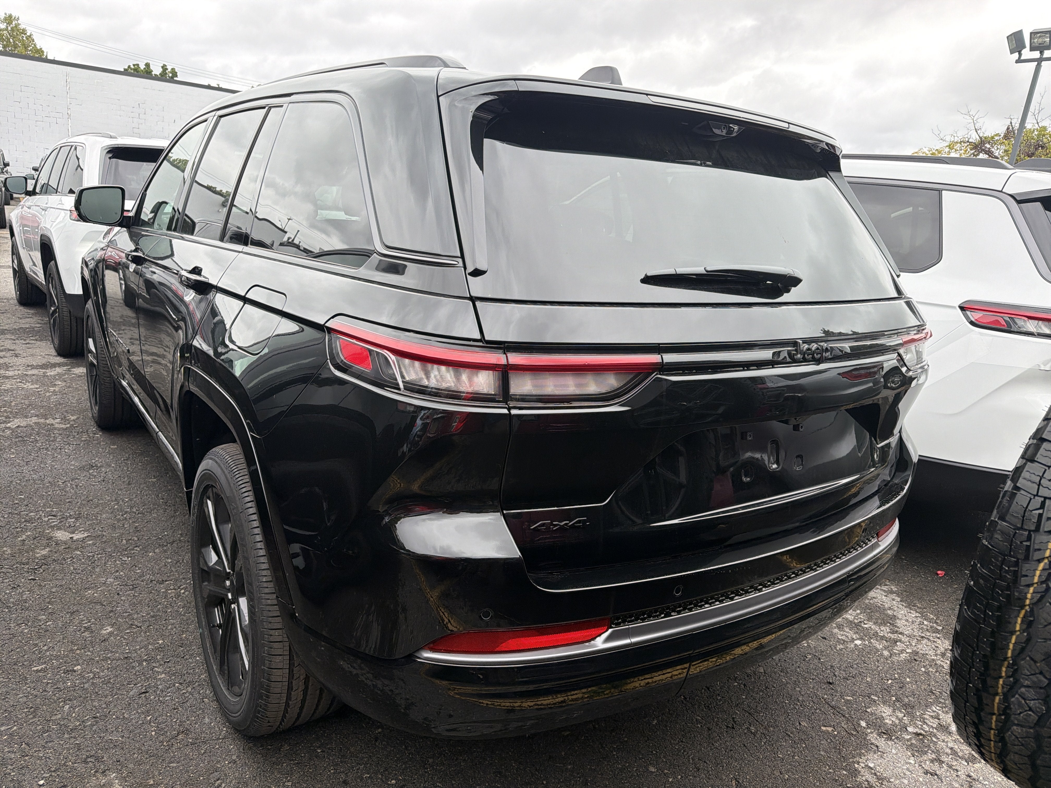 2027 Jeep Grand Cherokee Limited Reserve